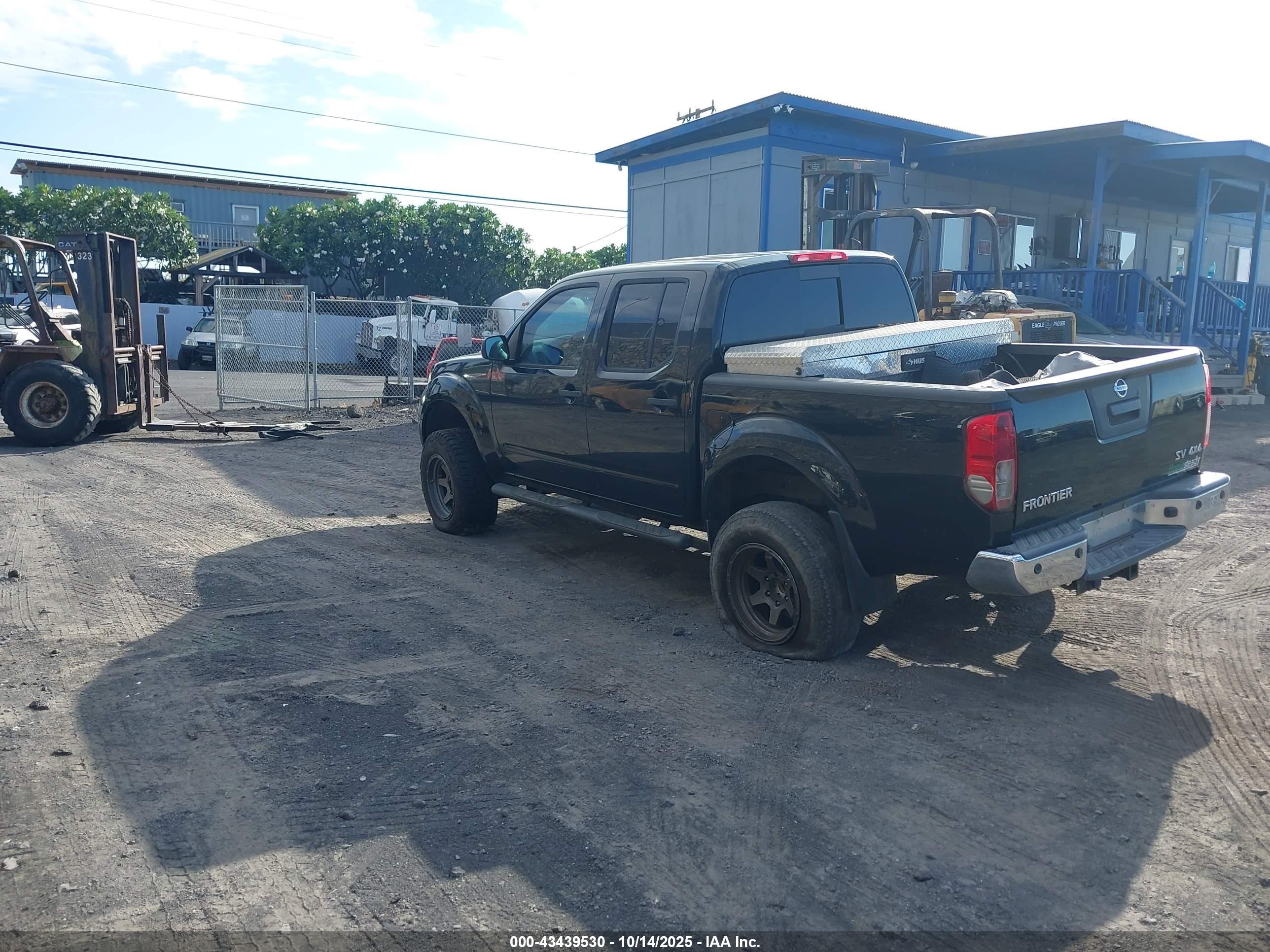 NISSAN FRONTIER image 3