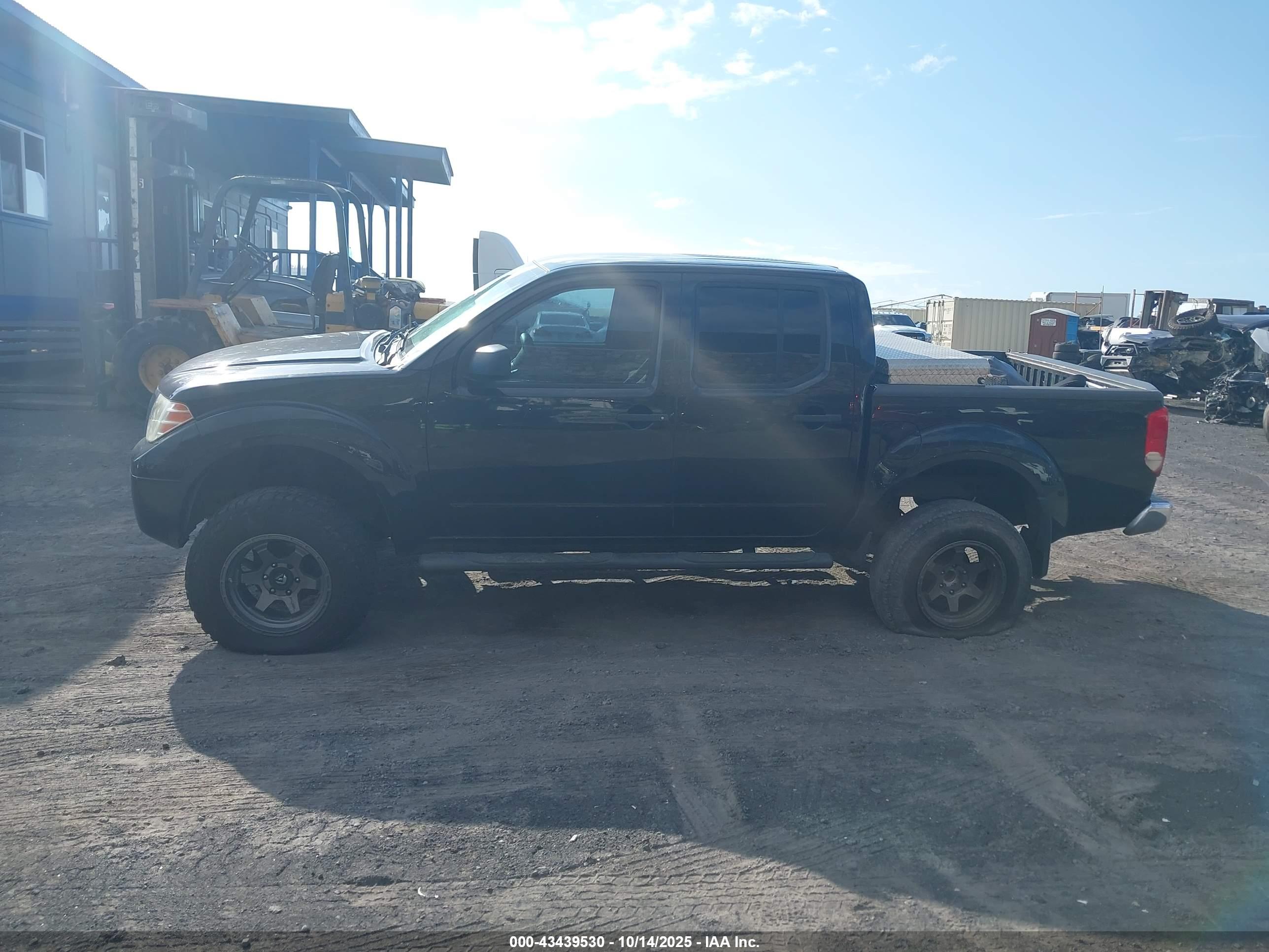 NISSAN FRONTIER image 6