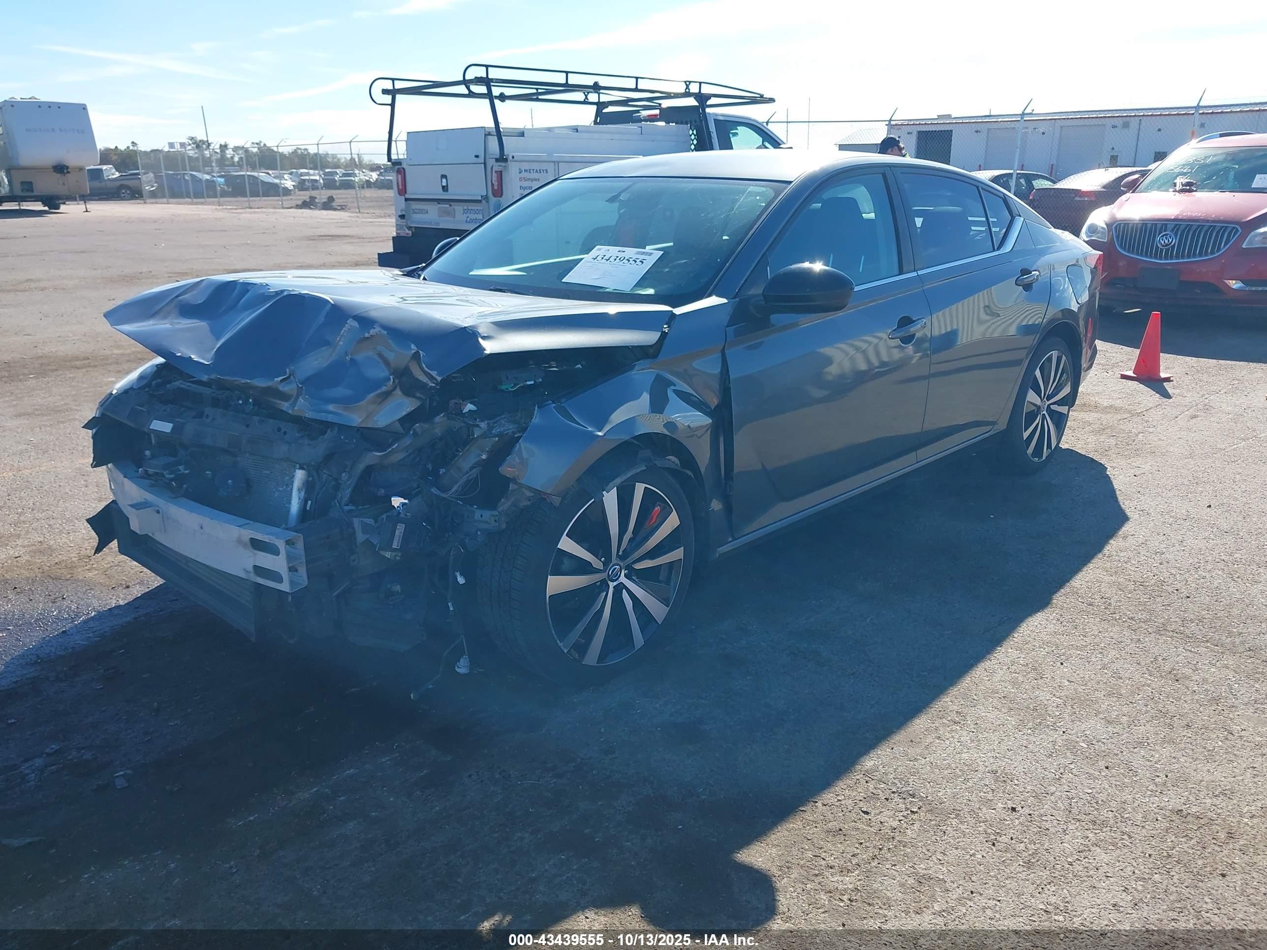 NISSAN ALTIMA image 2