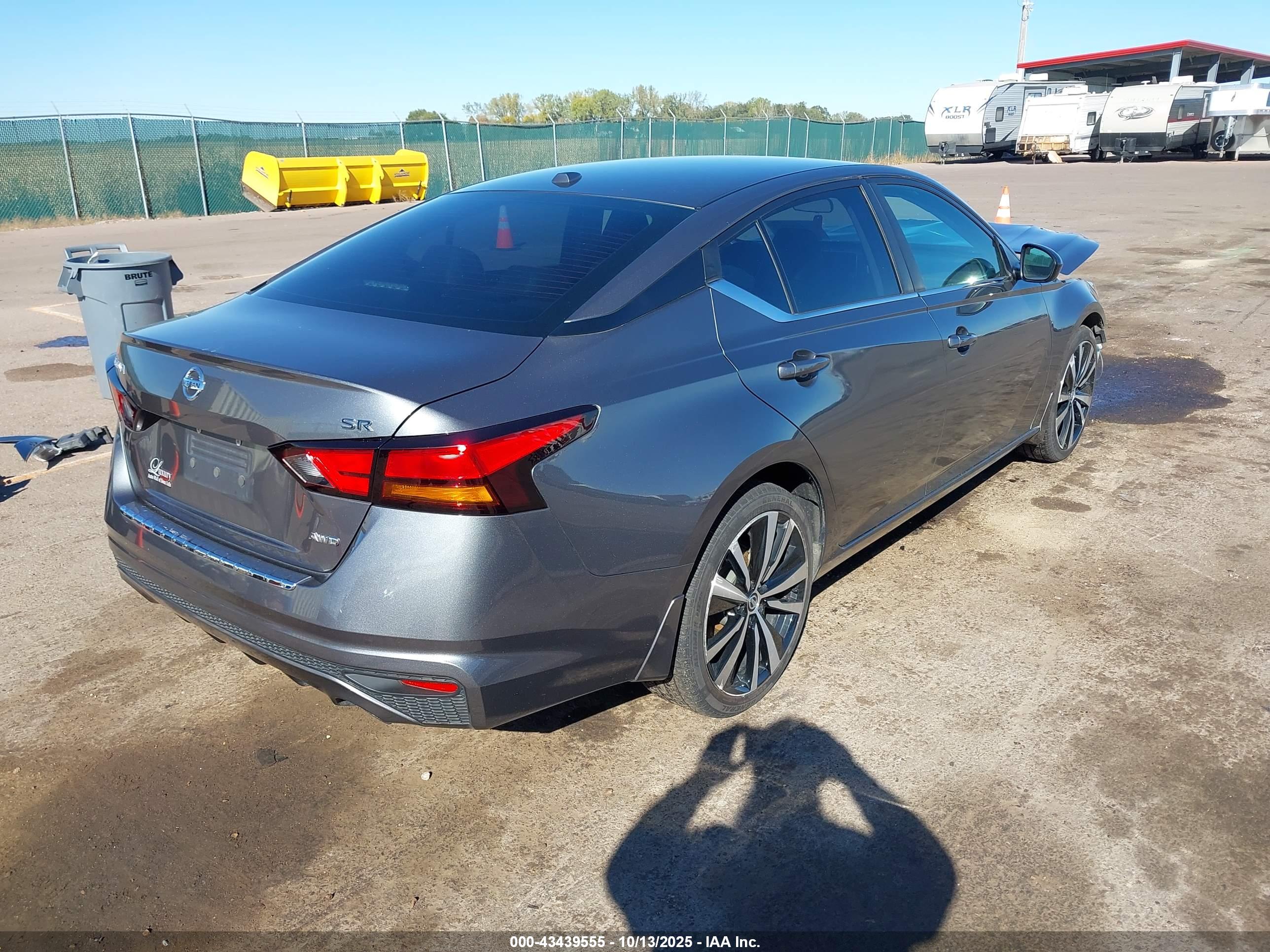 NISSAN ALTIMA image 4