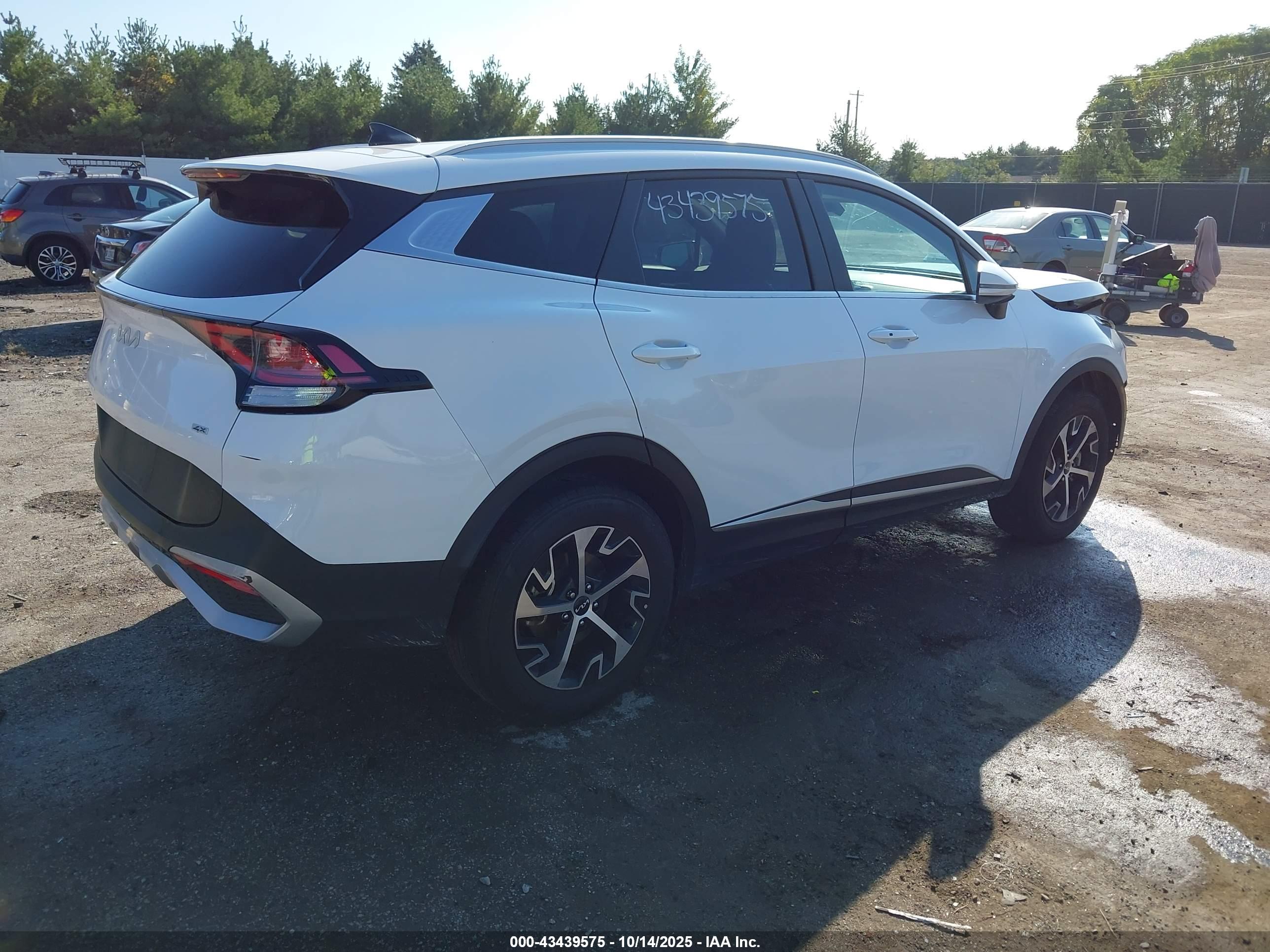 KIA SPORTAGE image 4