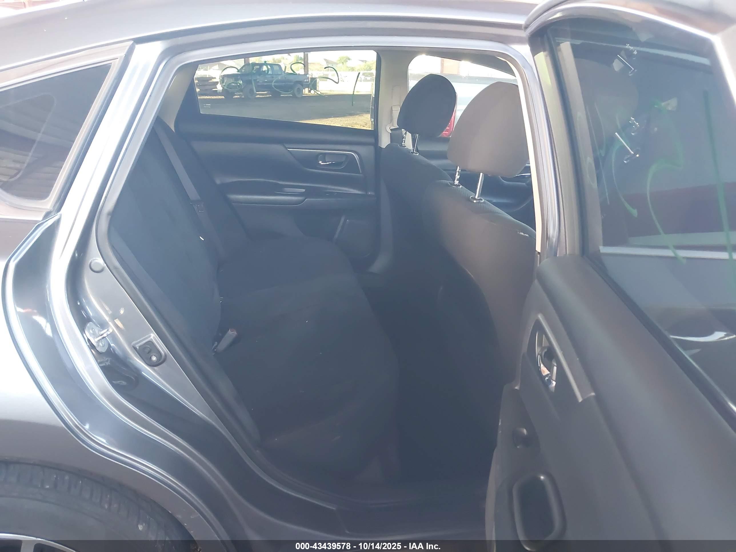 NISSAN ALTIMA image 8