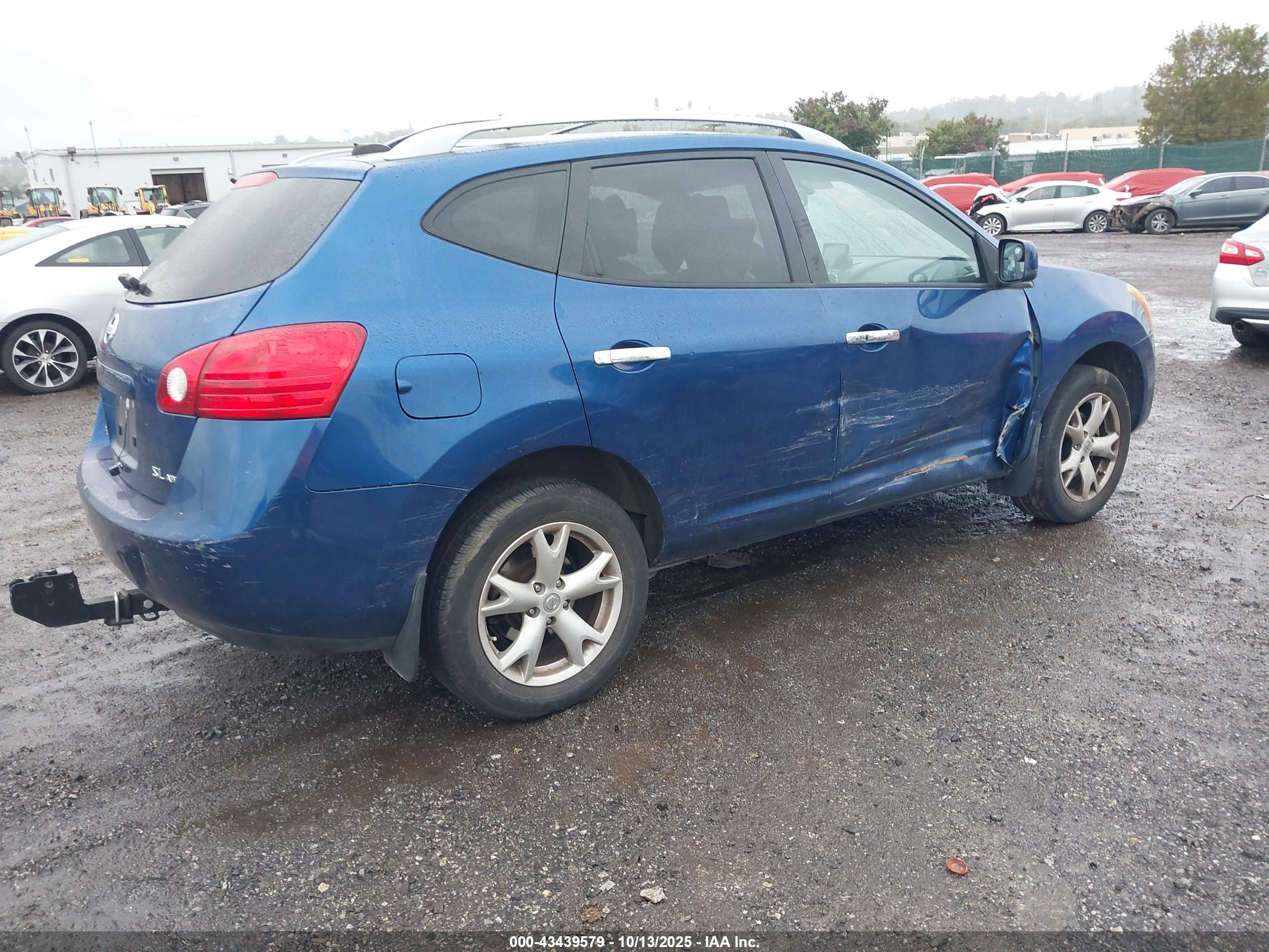 NISSAN ROGUE image 4