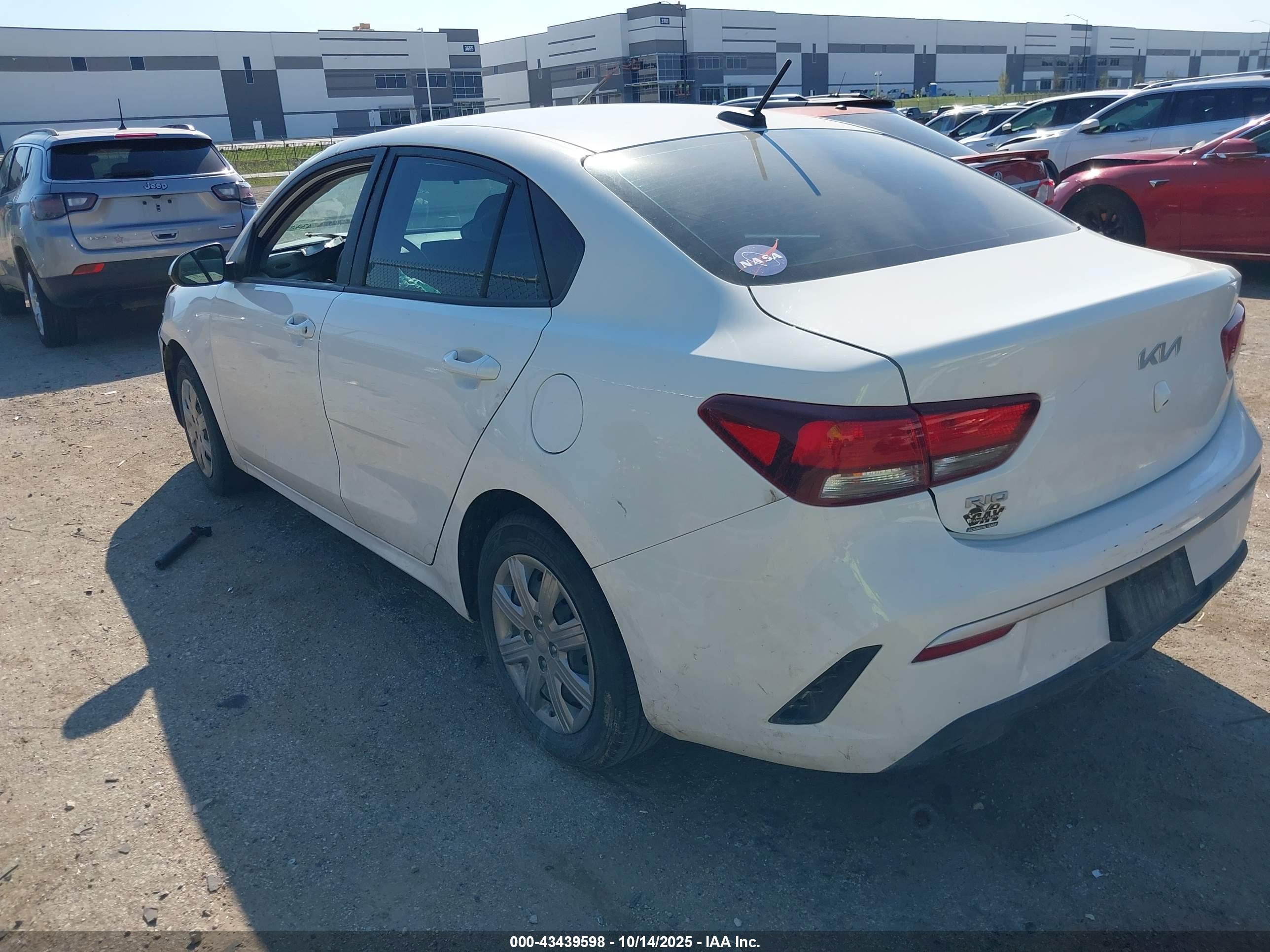 KIA RIO image 3