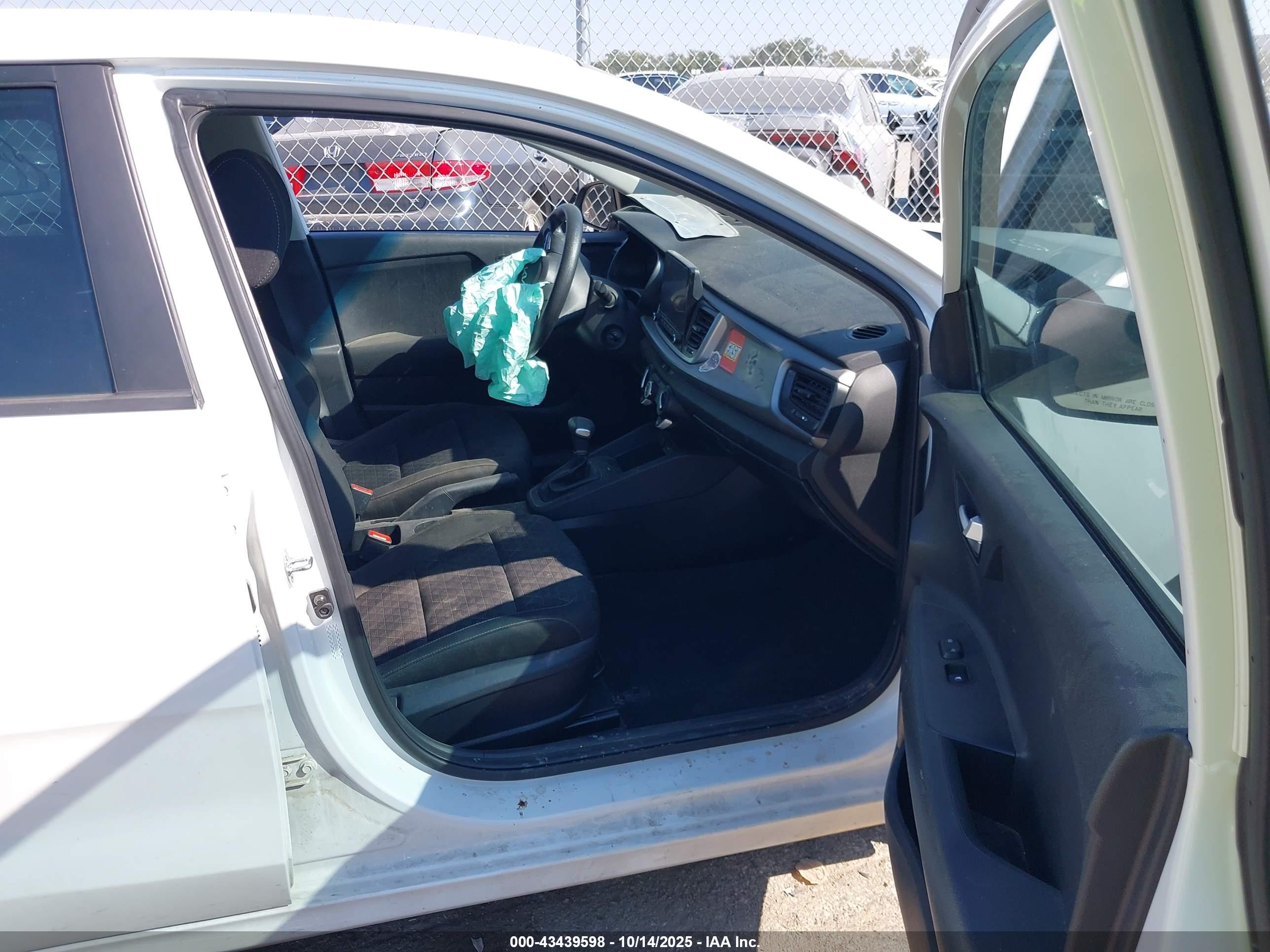 KIA RIO image 5