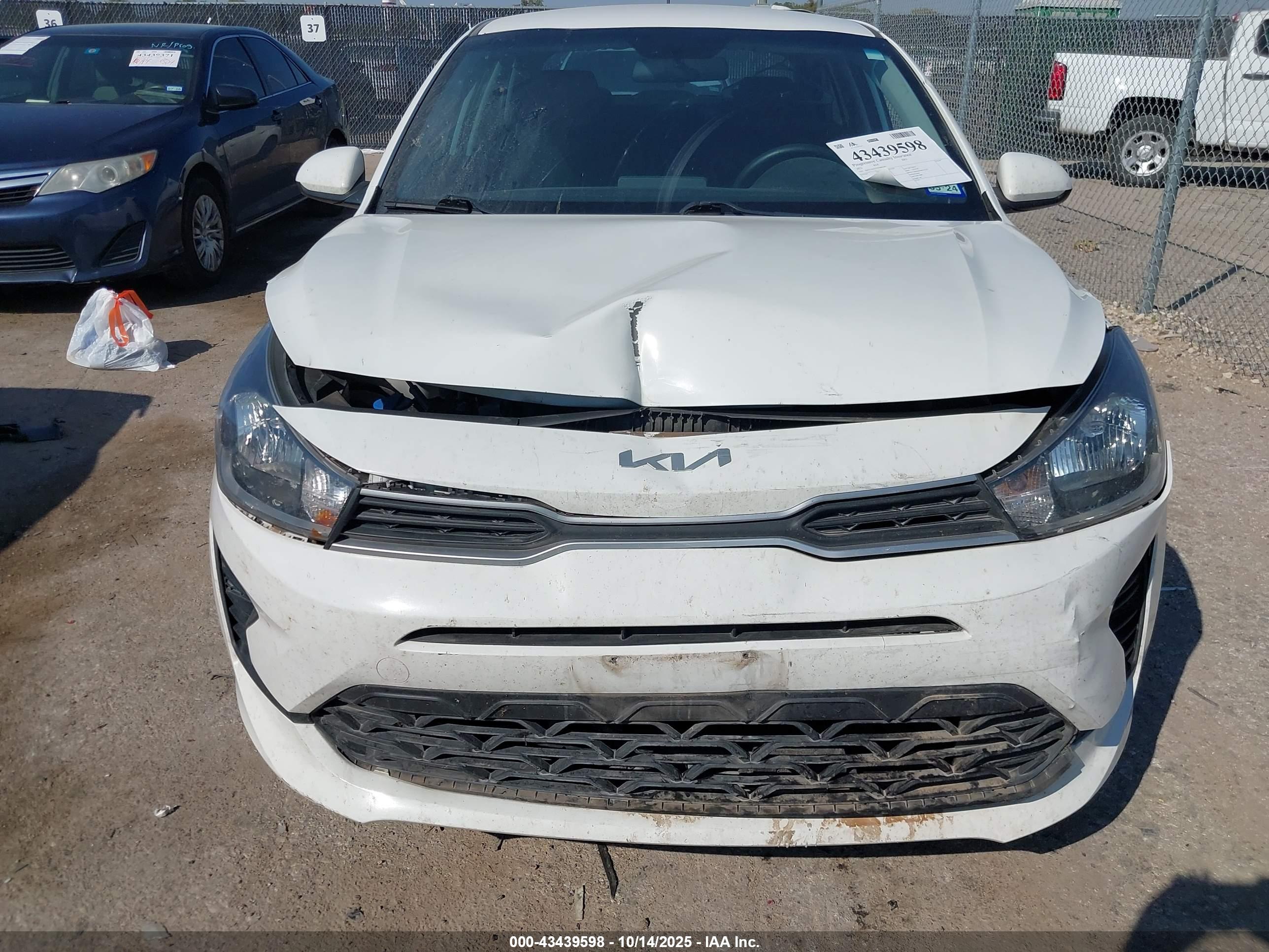 KIA RIO image 6