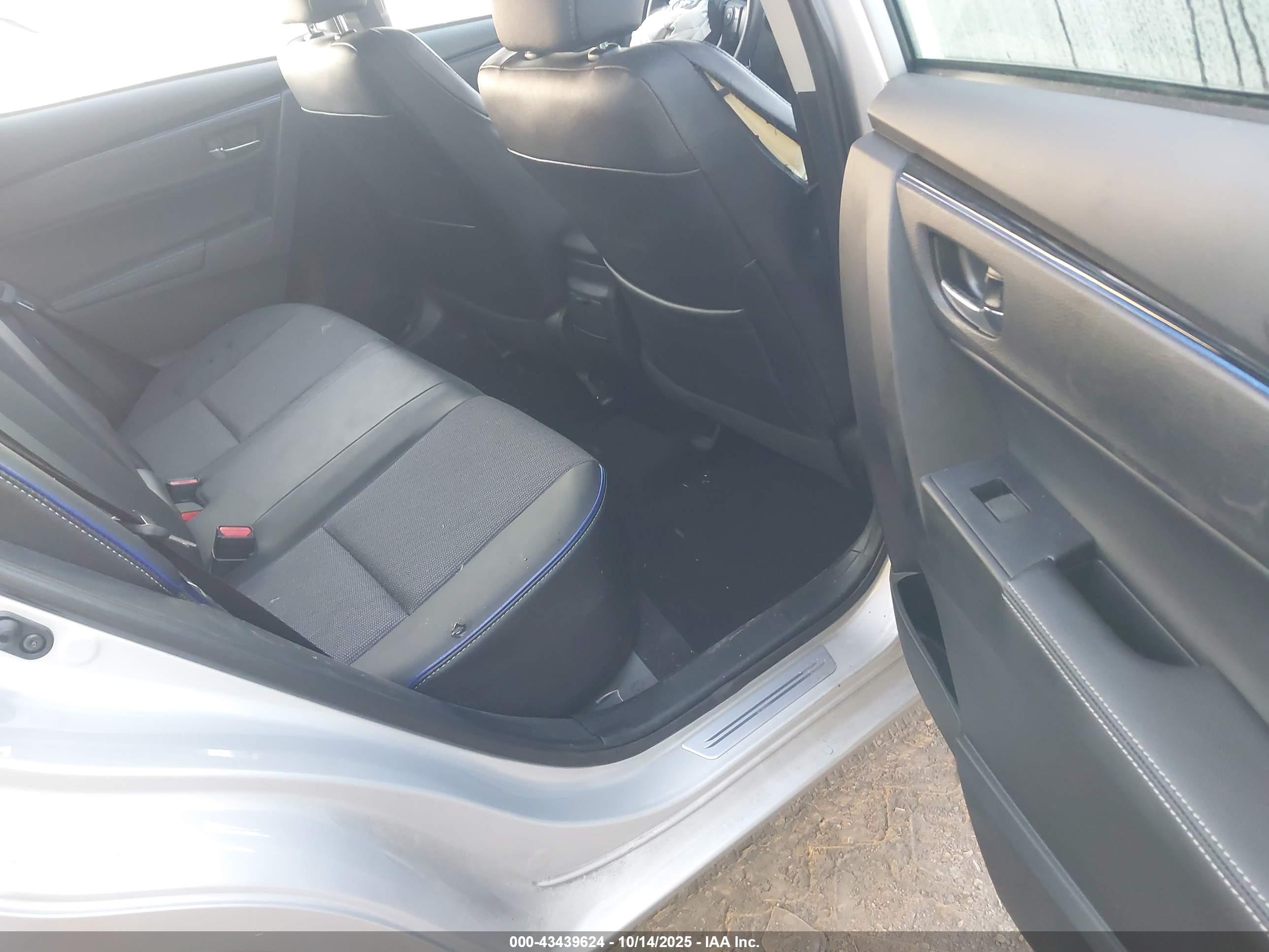 TOYOTA COROLLA image 8