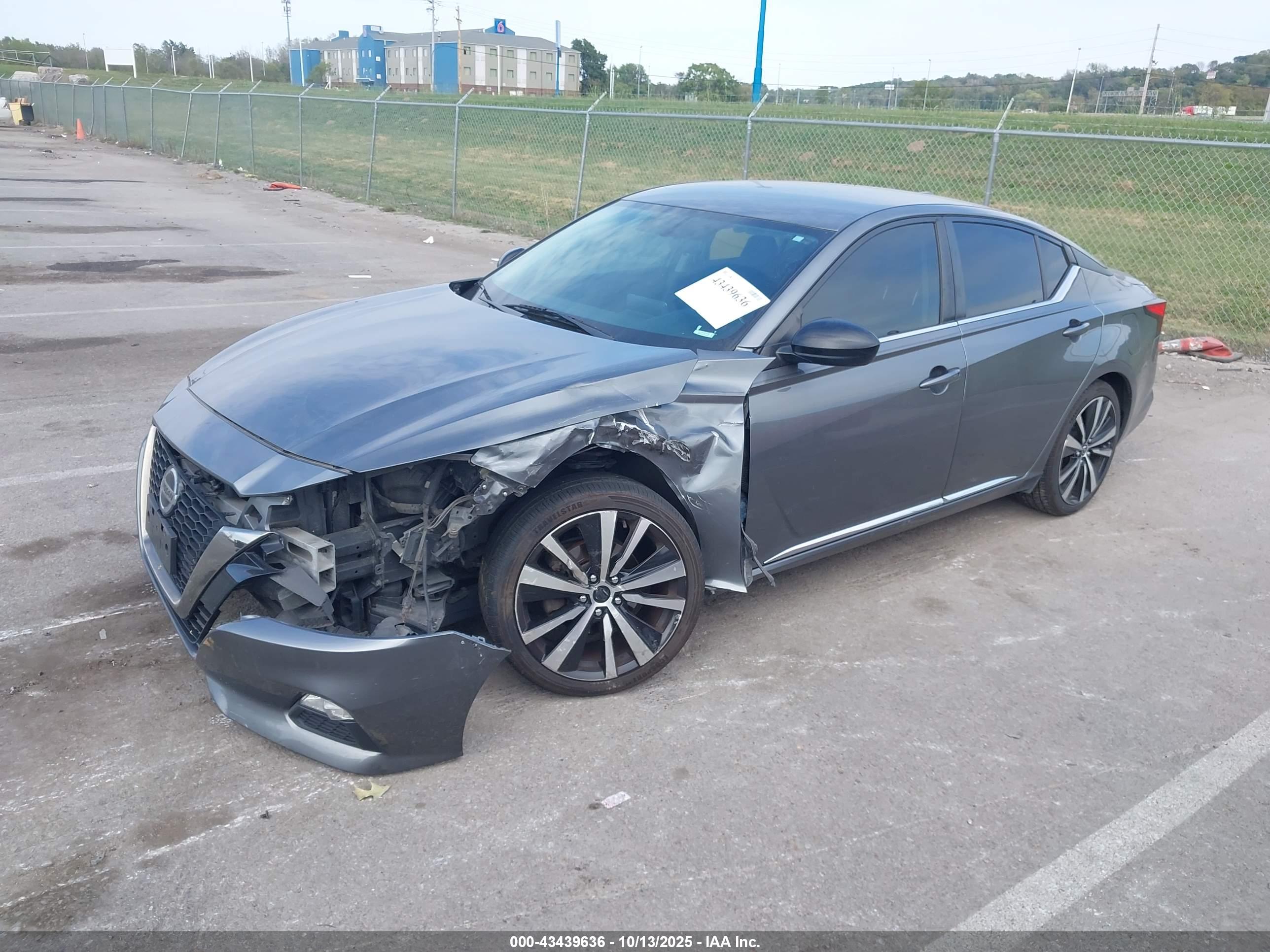 NISSAN ALTIMA image 2