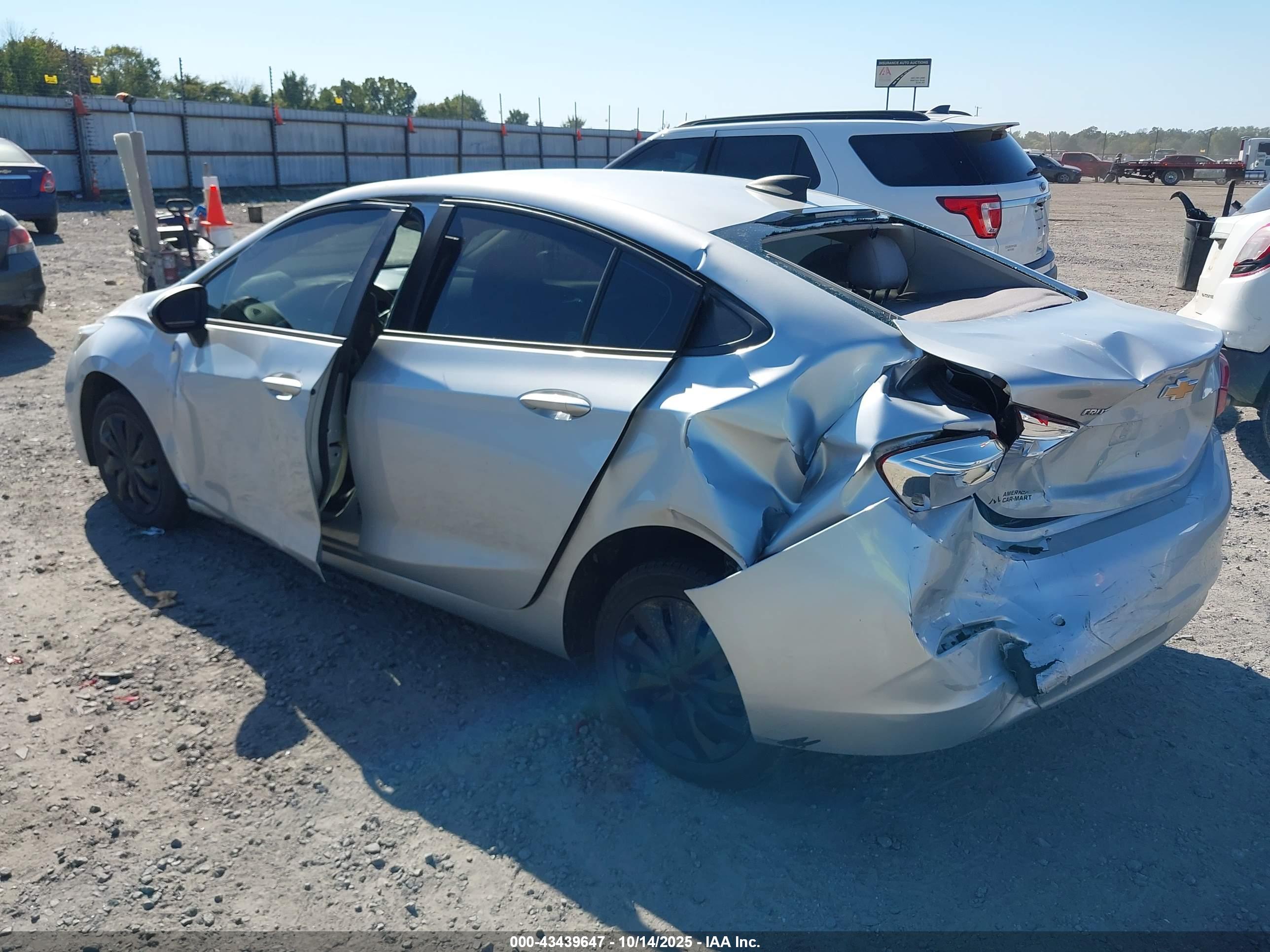 CHEVROLET CRUZE image 3