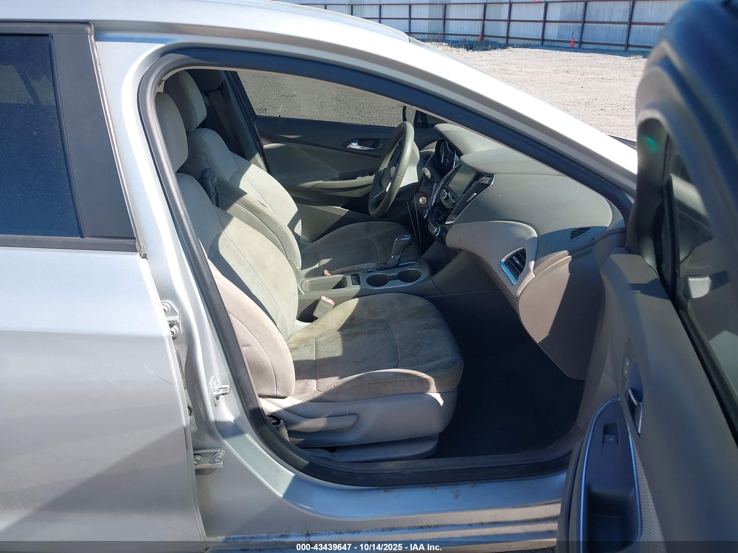 CHEVROLET CRUZE image 5