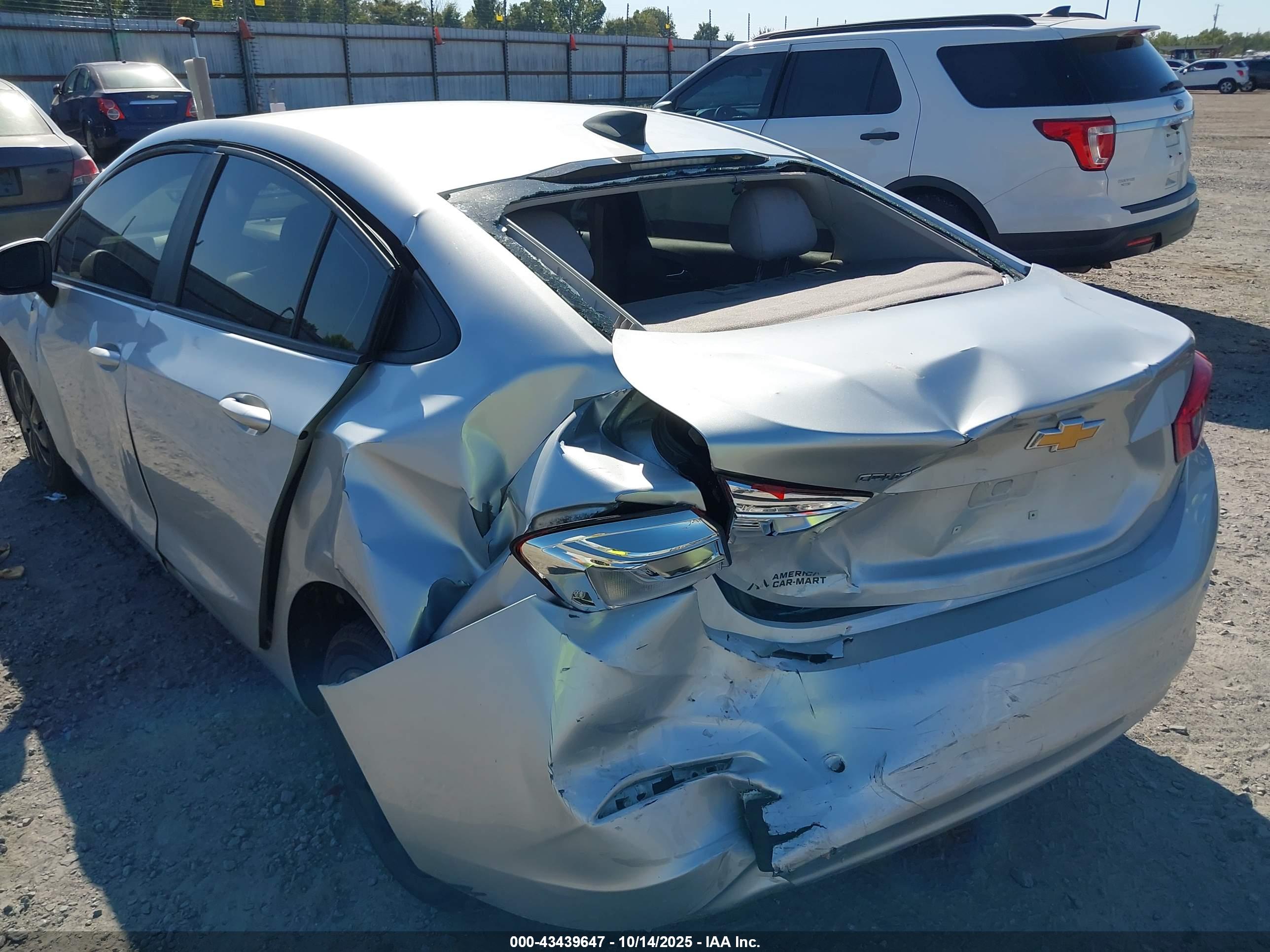 CHEVROLET CRUZE image 6