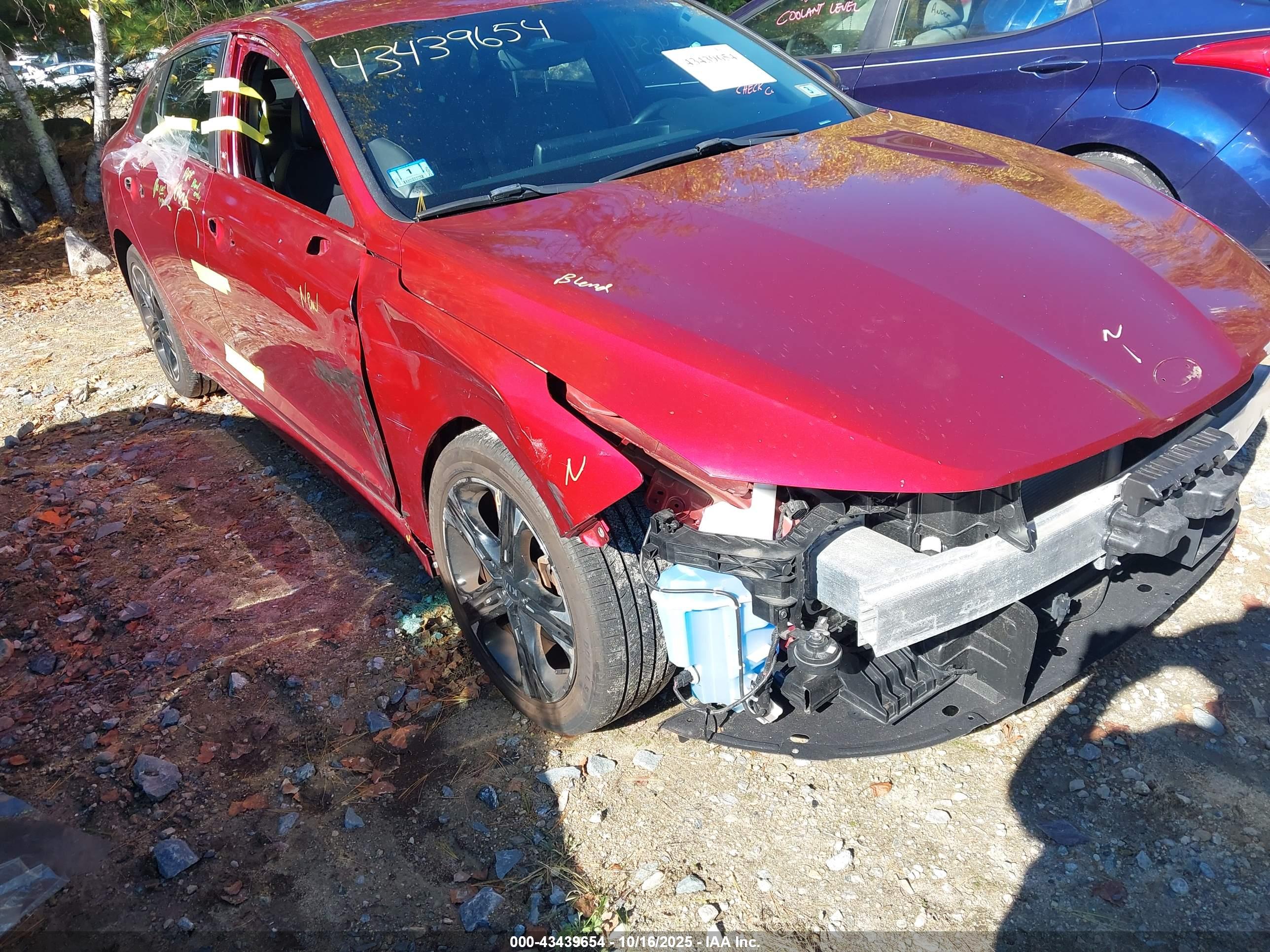 KIA K5 image 6