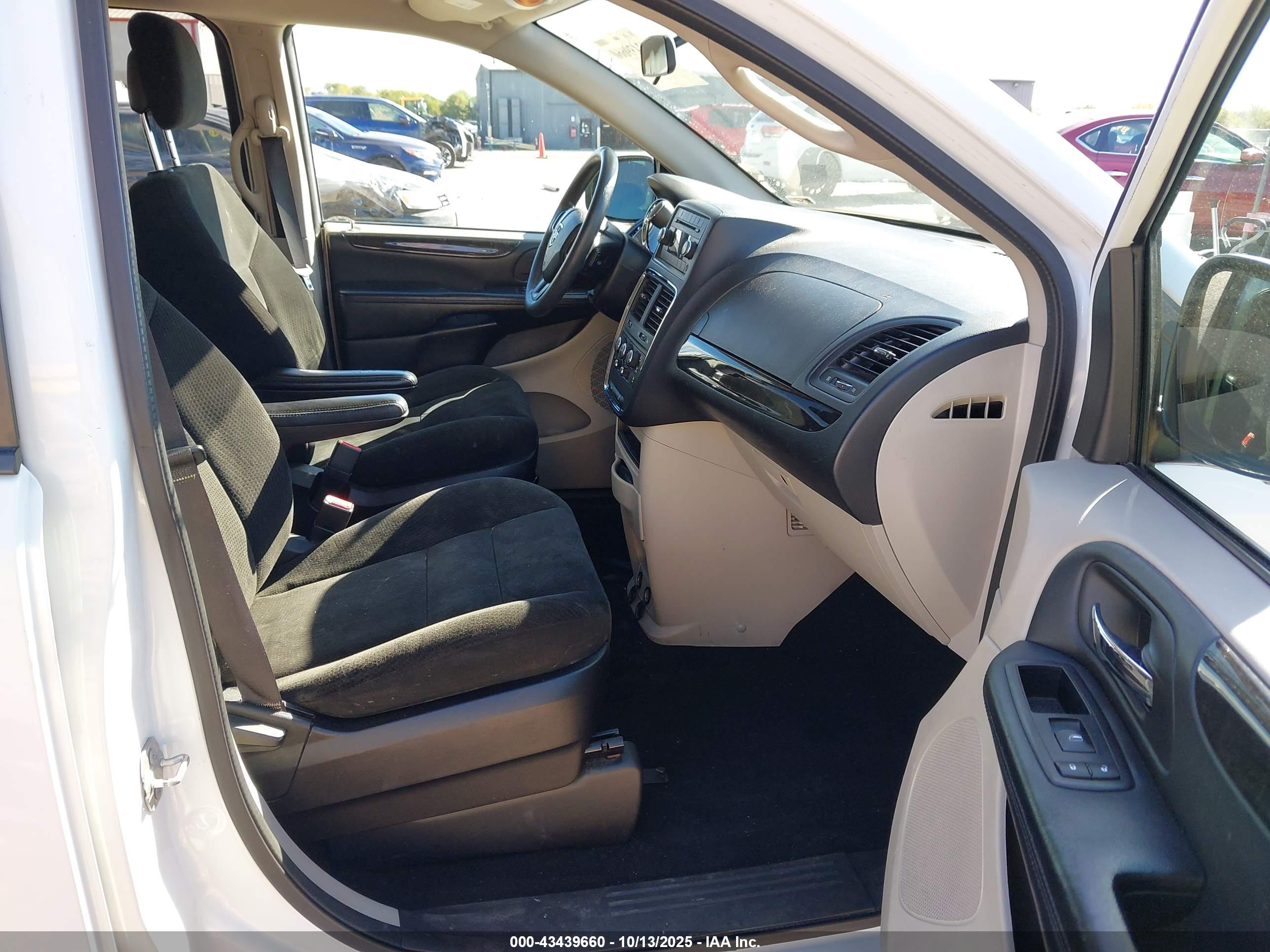 DODGE GRAND image 5