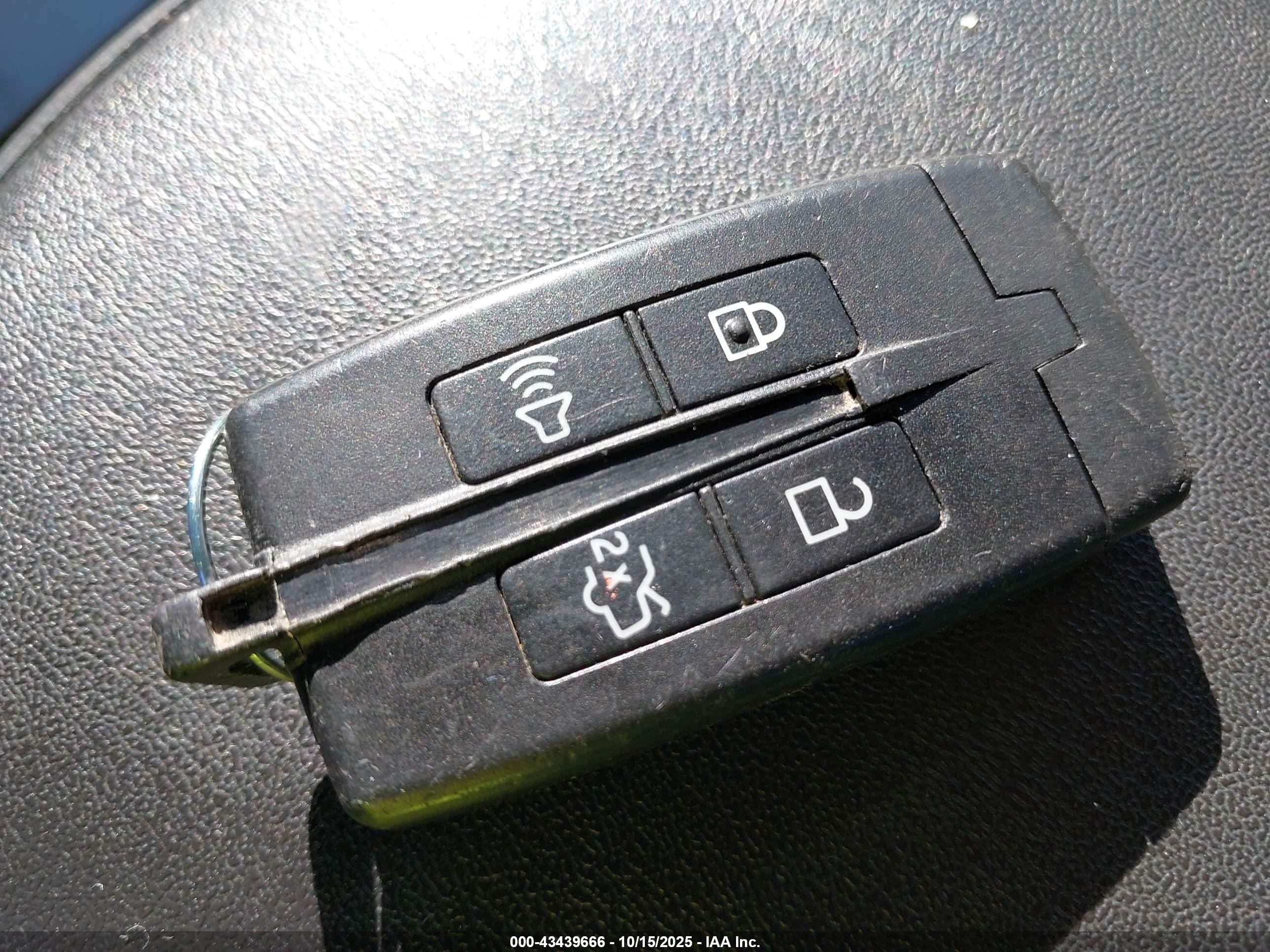 FORD TAURUS image 11