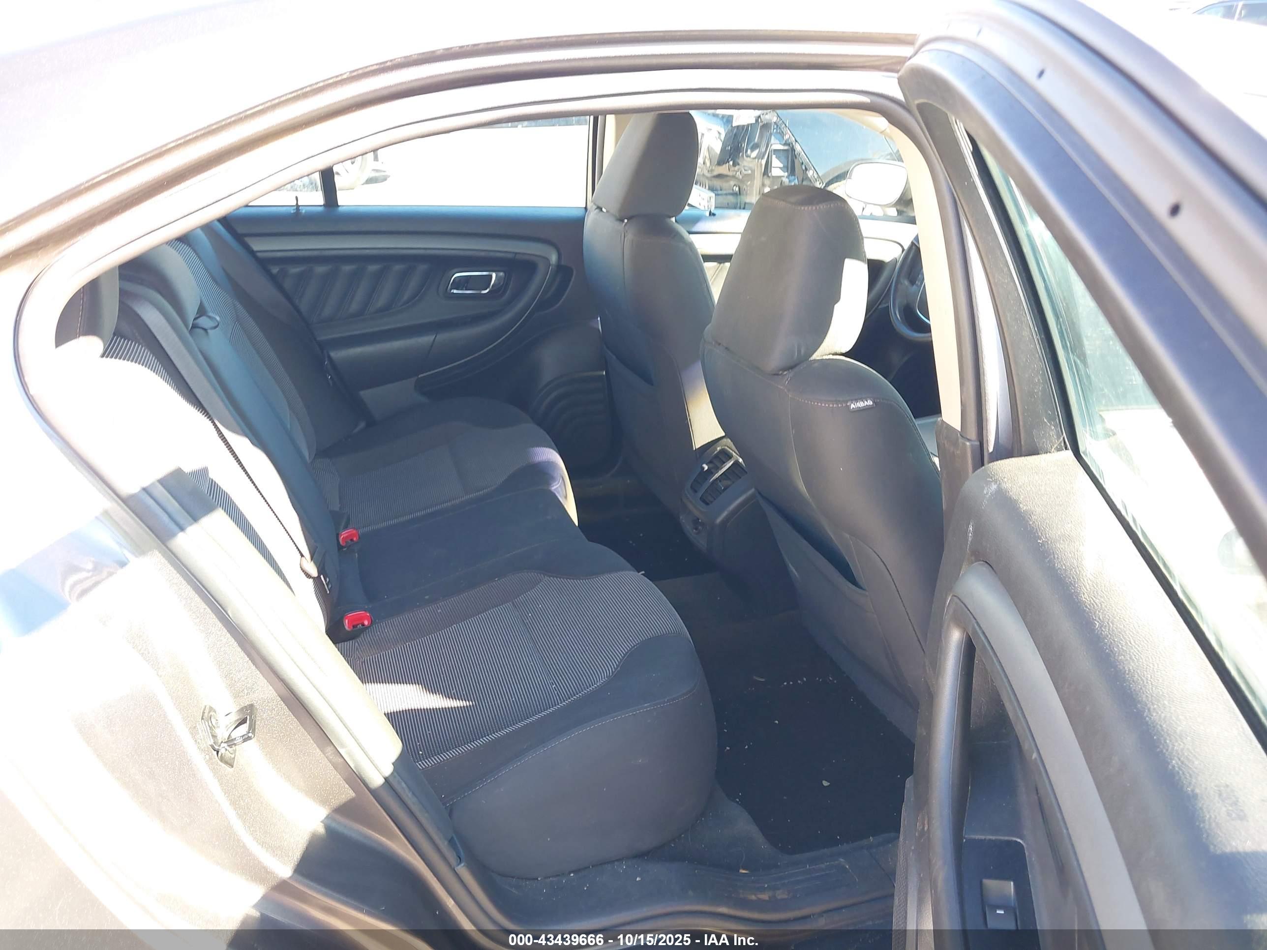 FORD TAURUS image 8