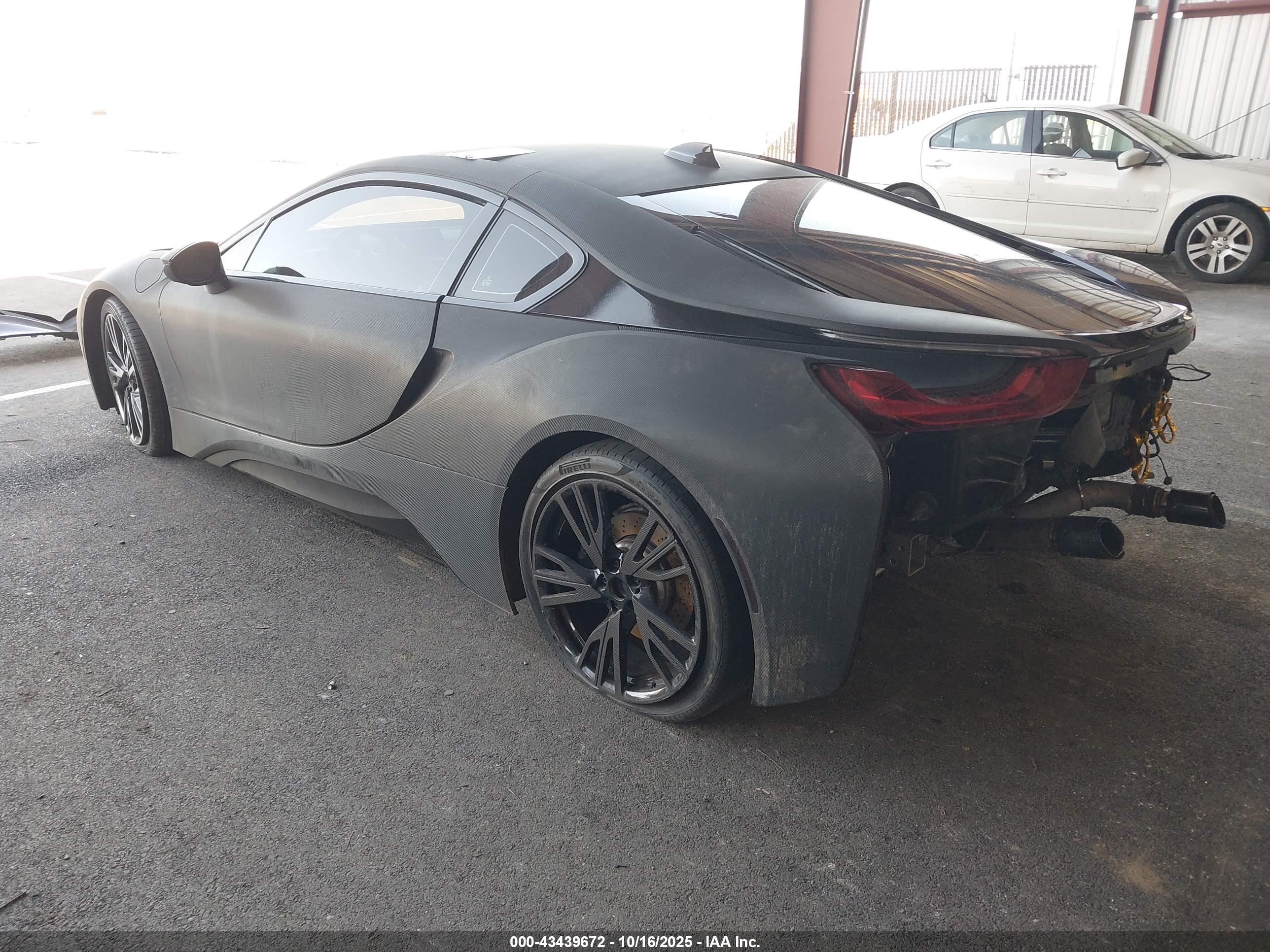 BMW I8 image 3