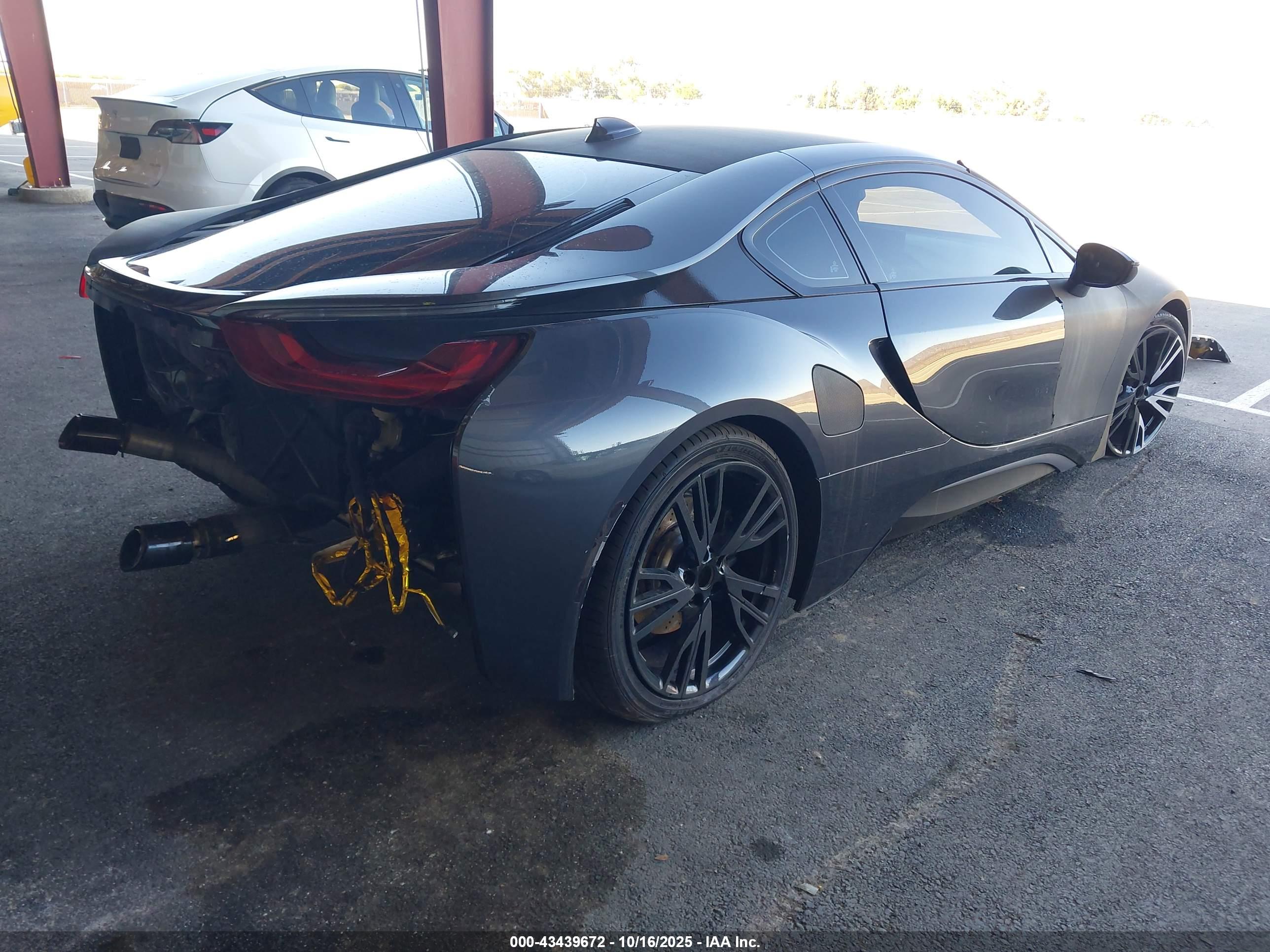 BMW I8 image 4