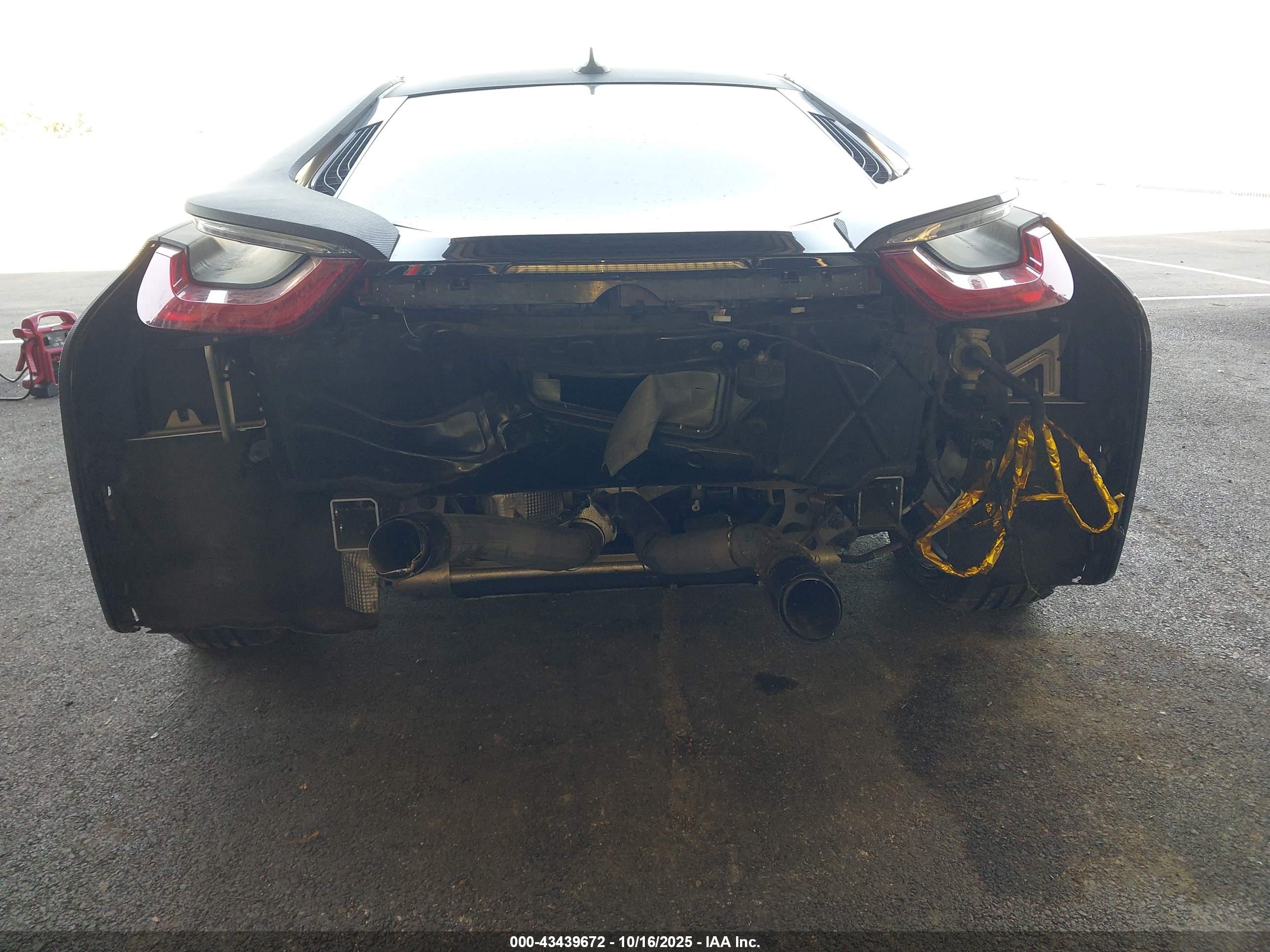 BMW I8 image 6