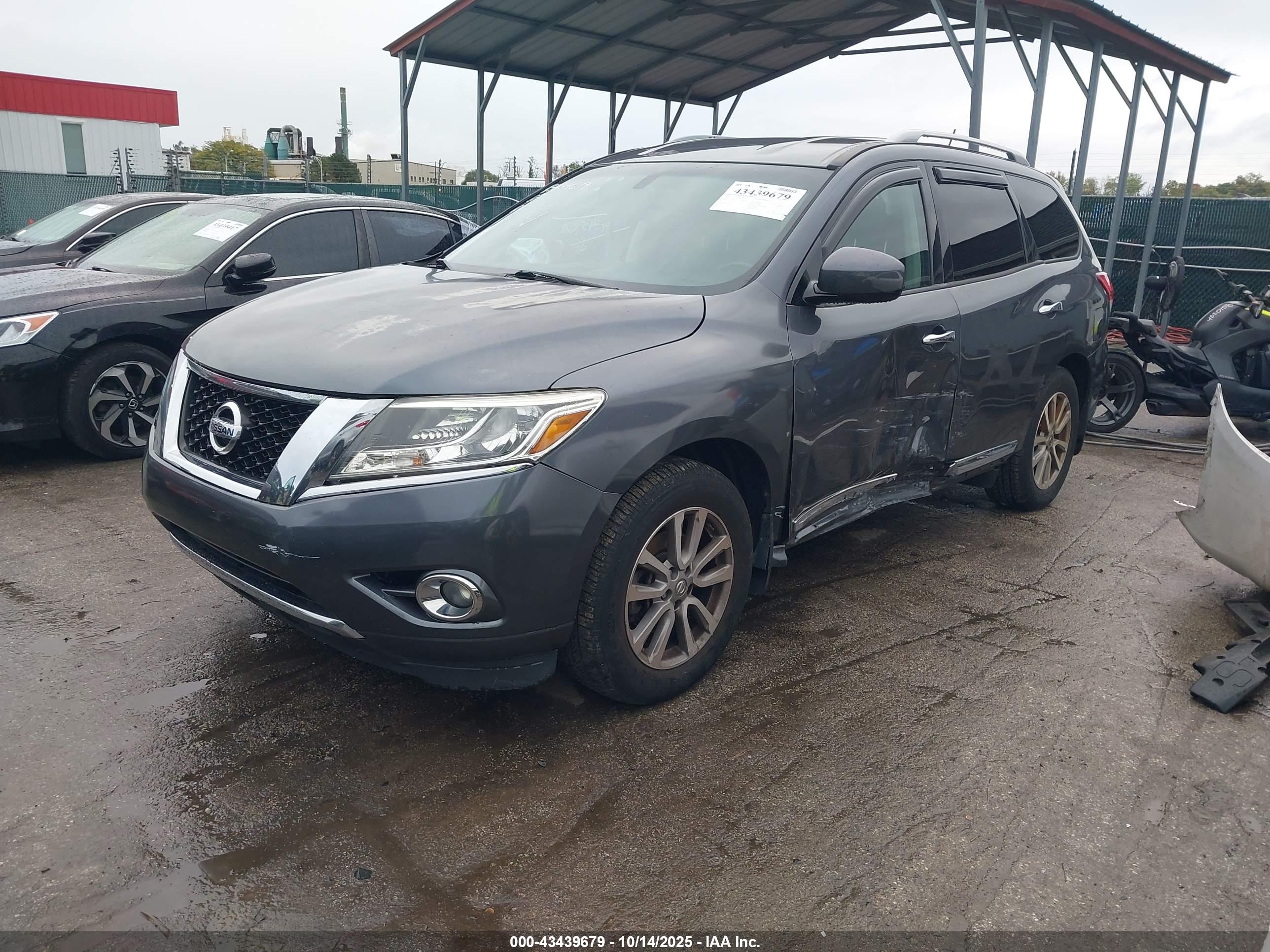 NISSAN PATHFINDER image 2