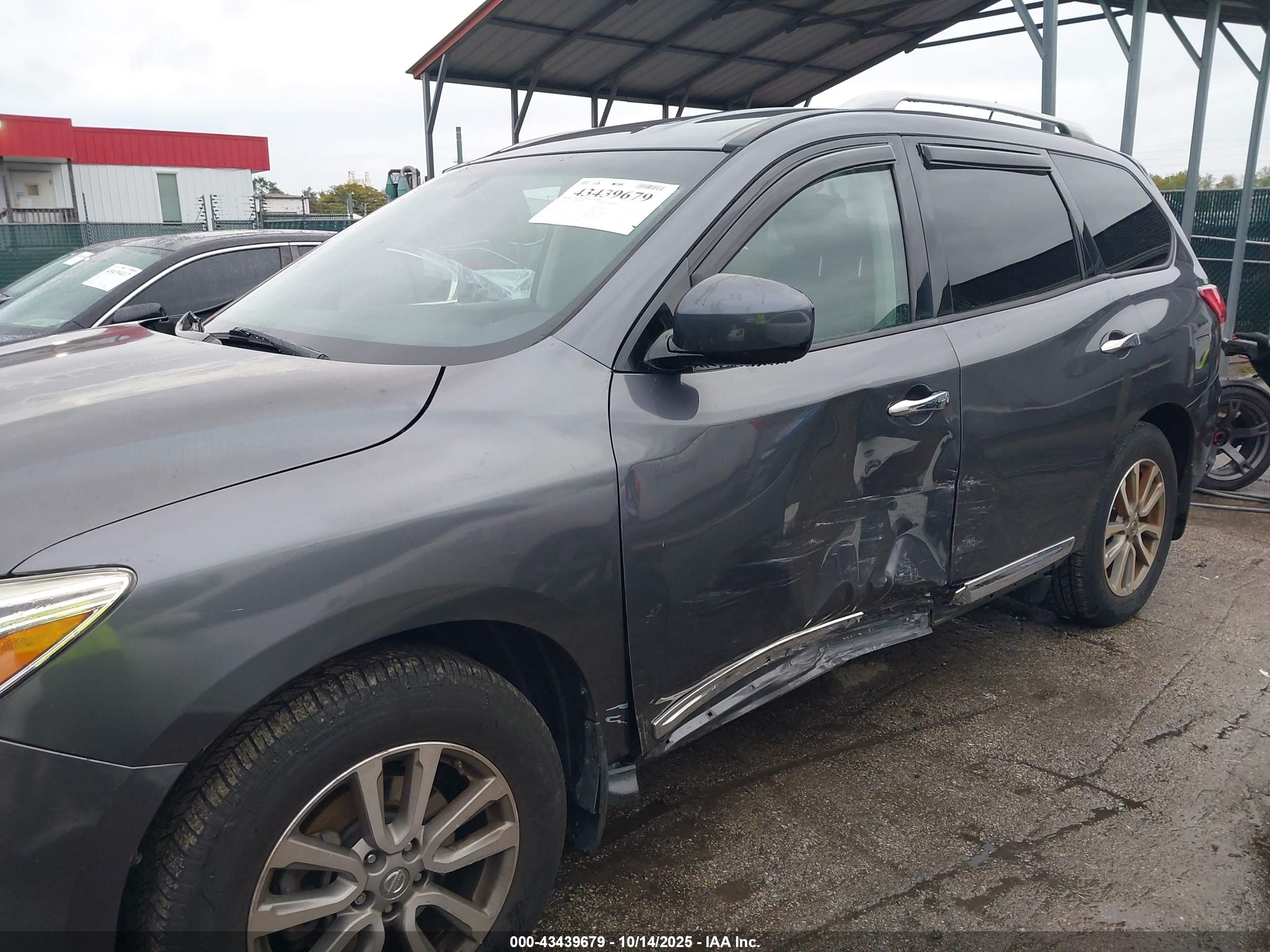 NISSAN PATHFINDER image 6