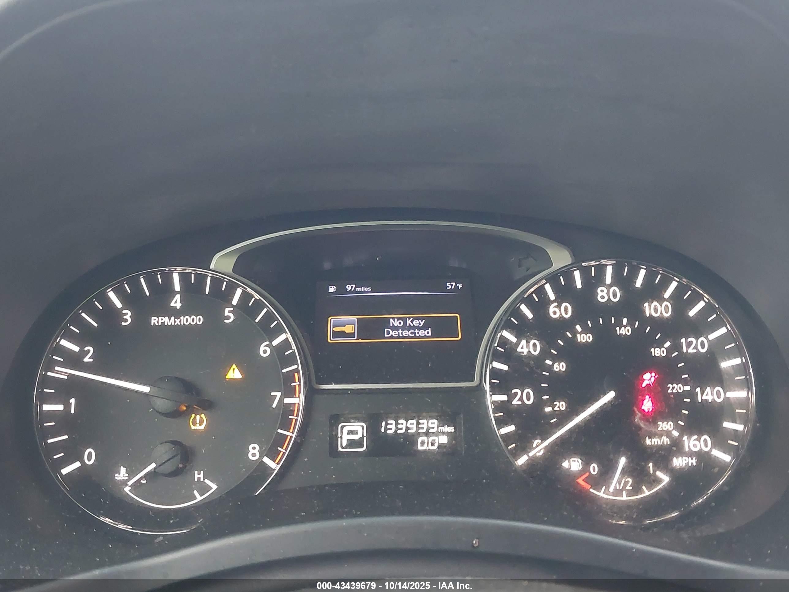 NISSAN PATHFINDER image 7