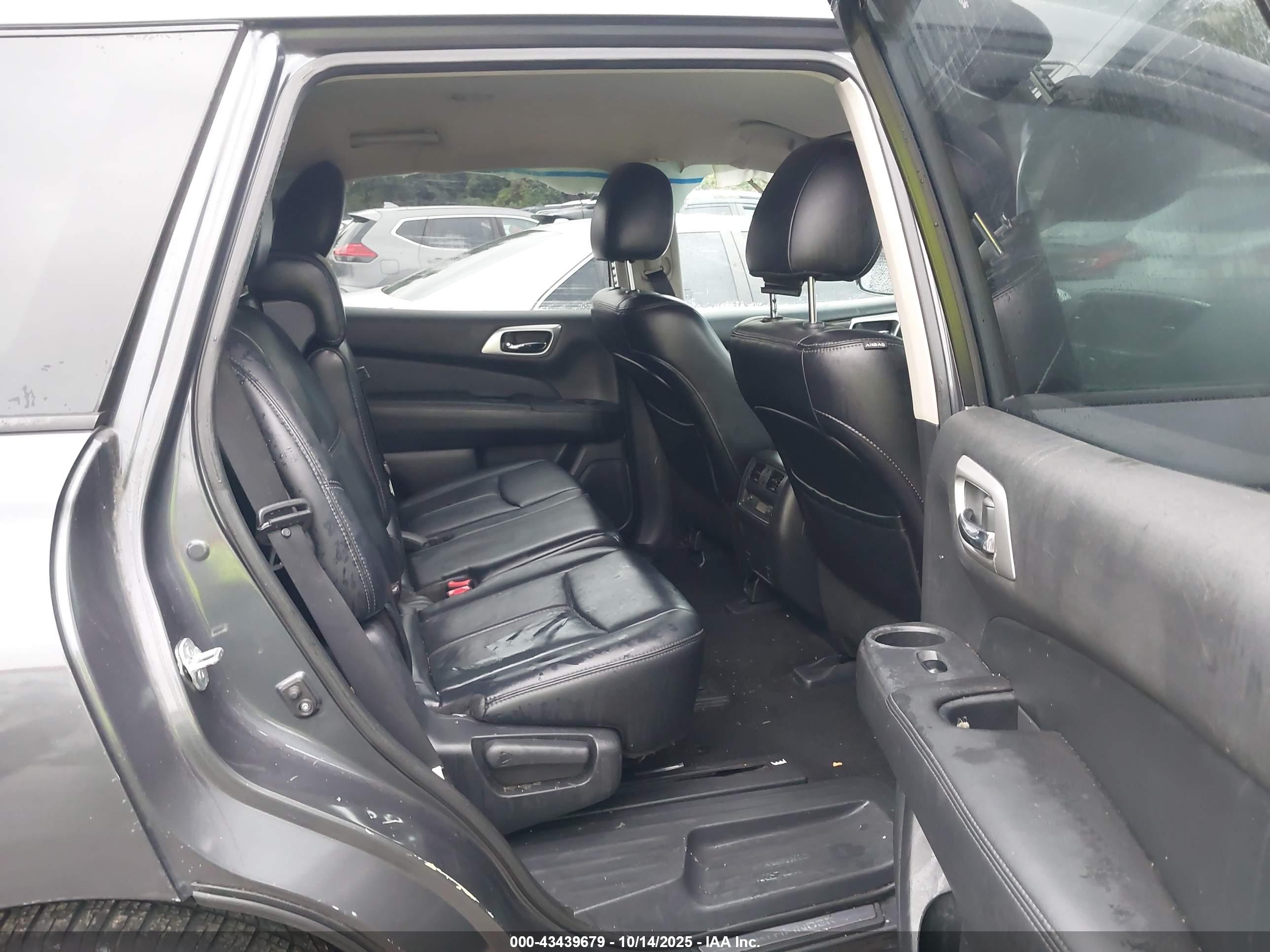 NISSAN PATHFINDER image 8