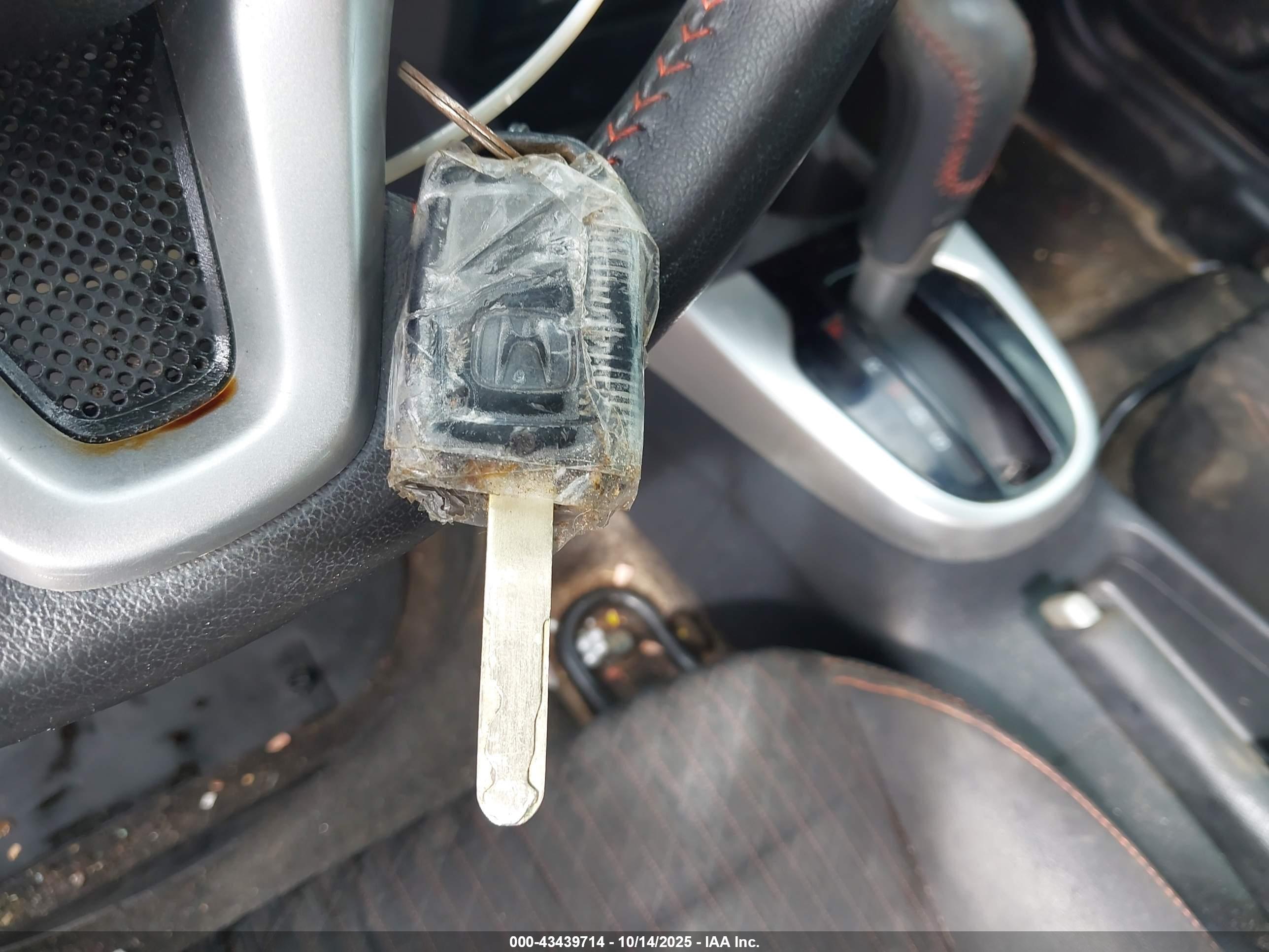 HONDA FIT image 11