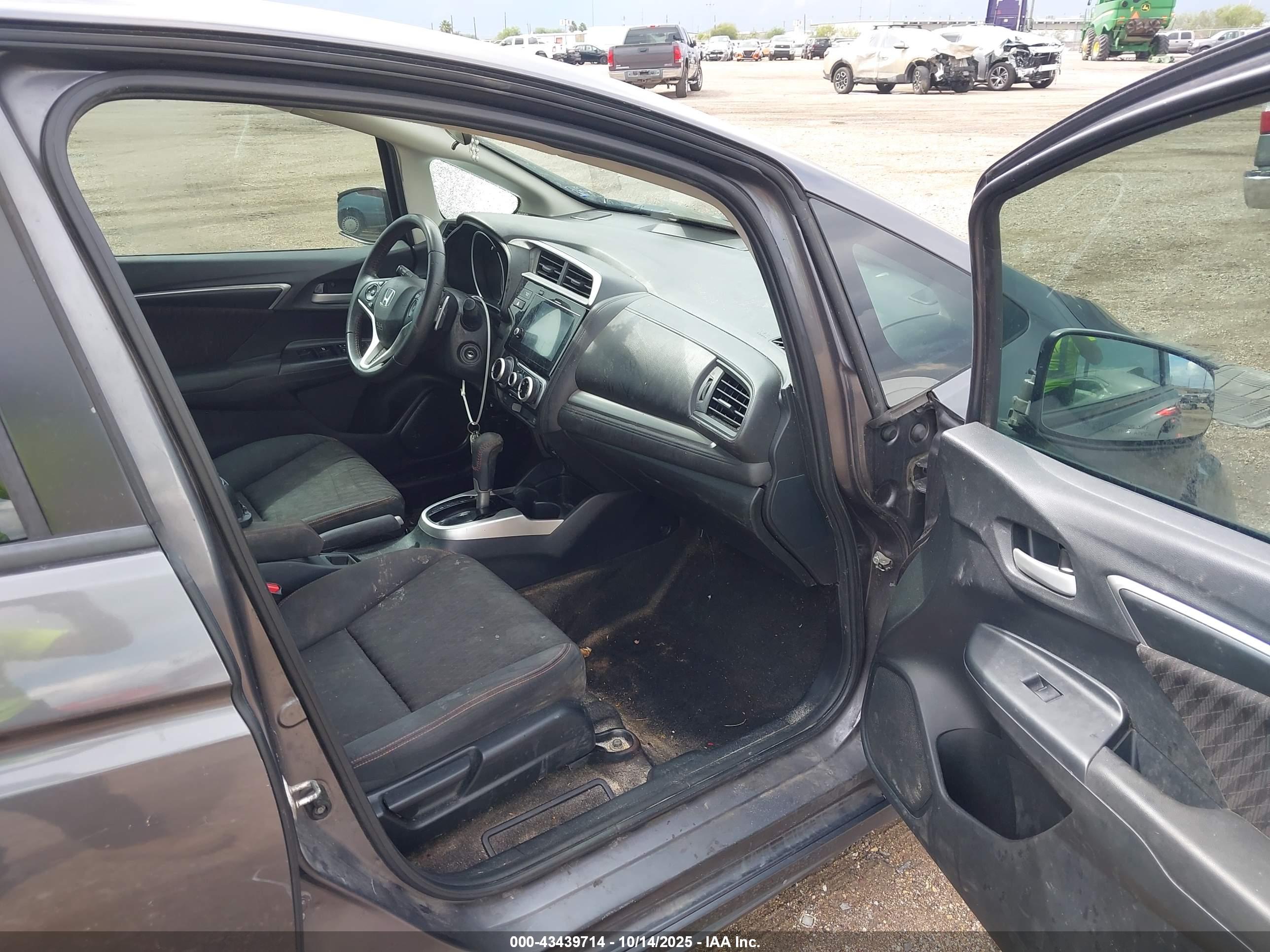 HONDA FIT image 5