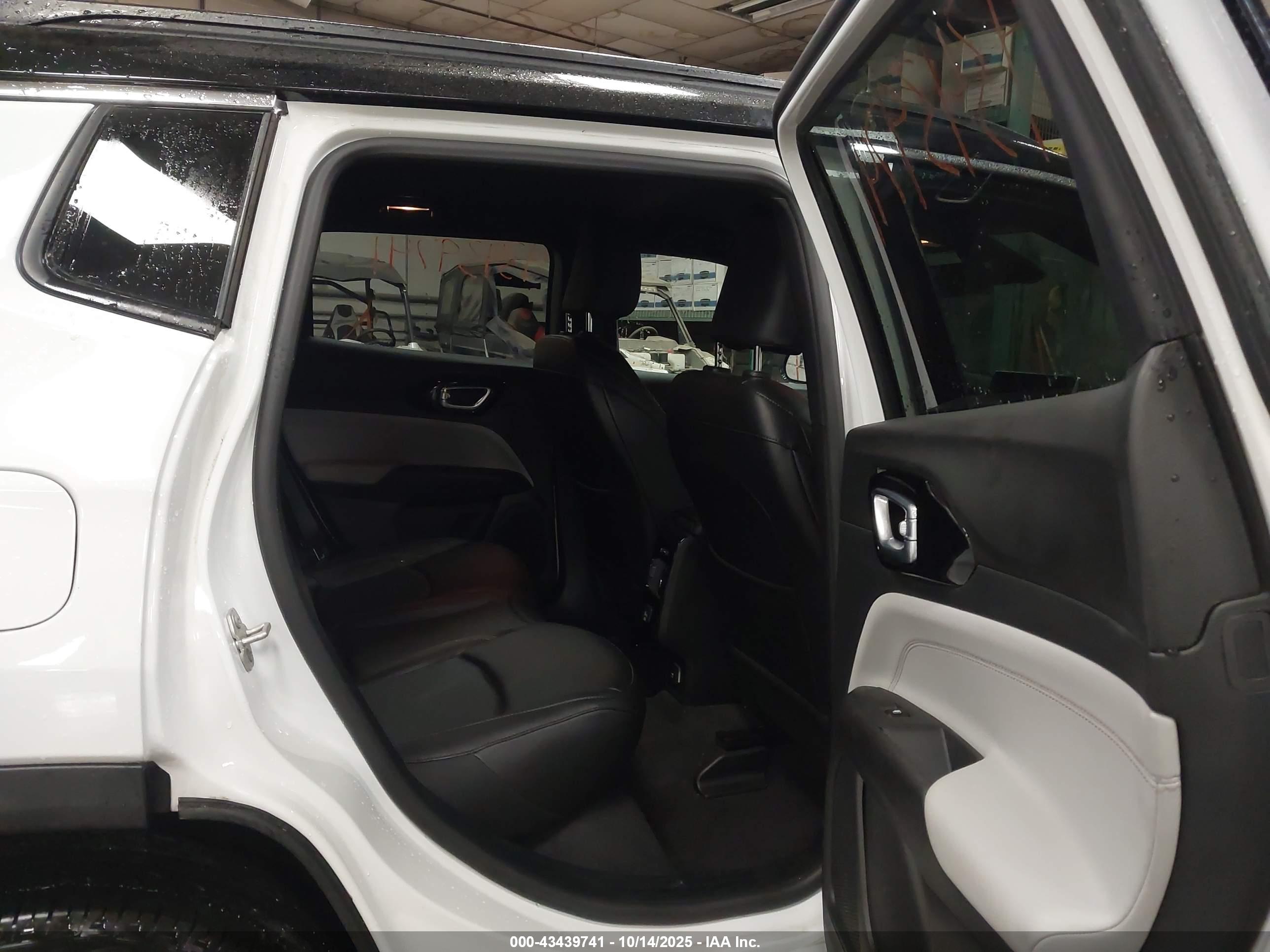 JEEP COMPASS image 8
