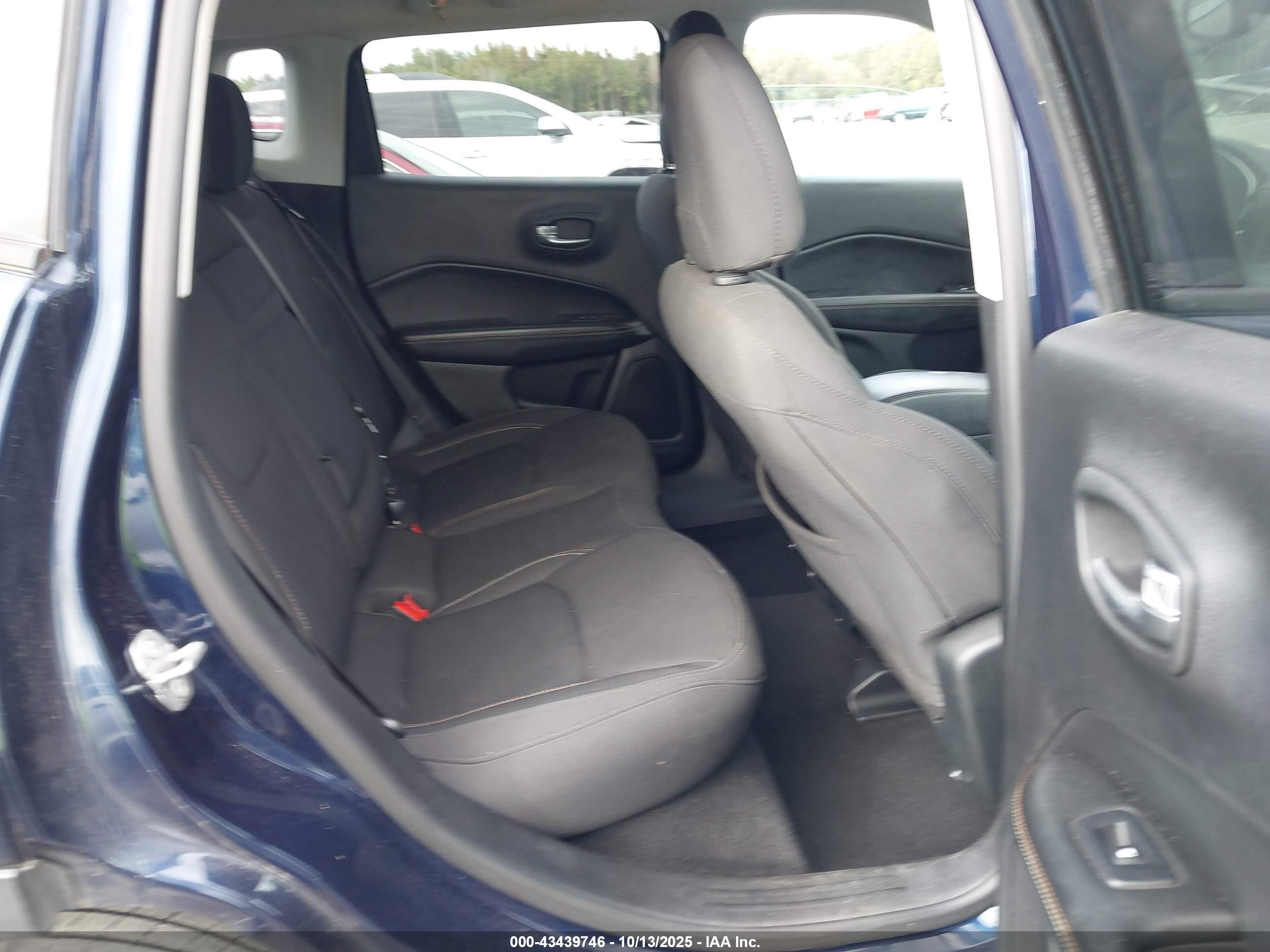 JEEP COMPASS image 8