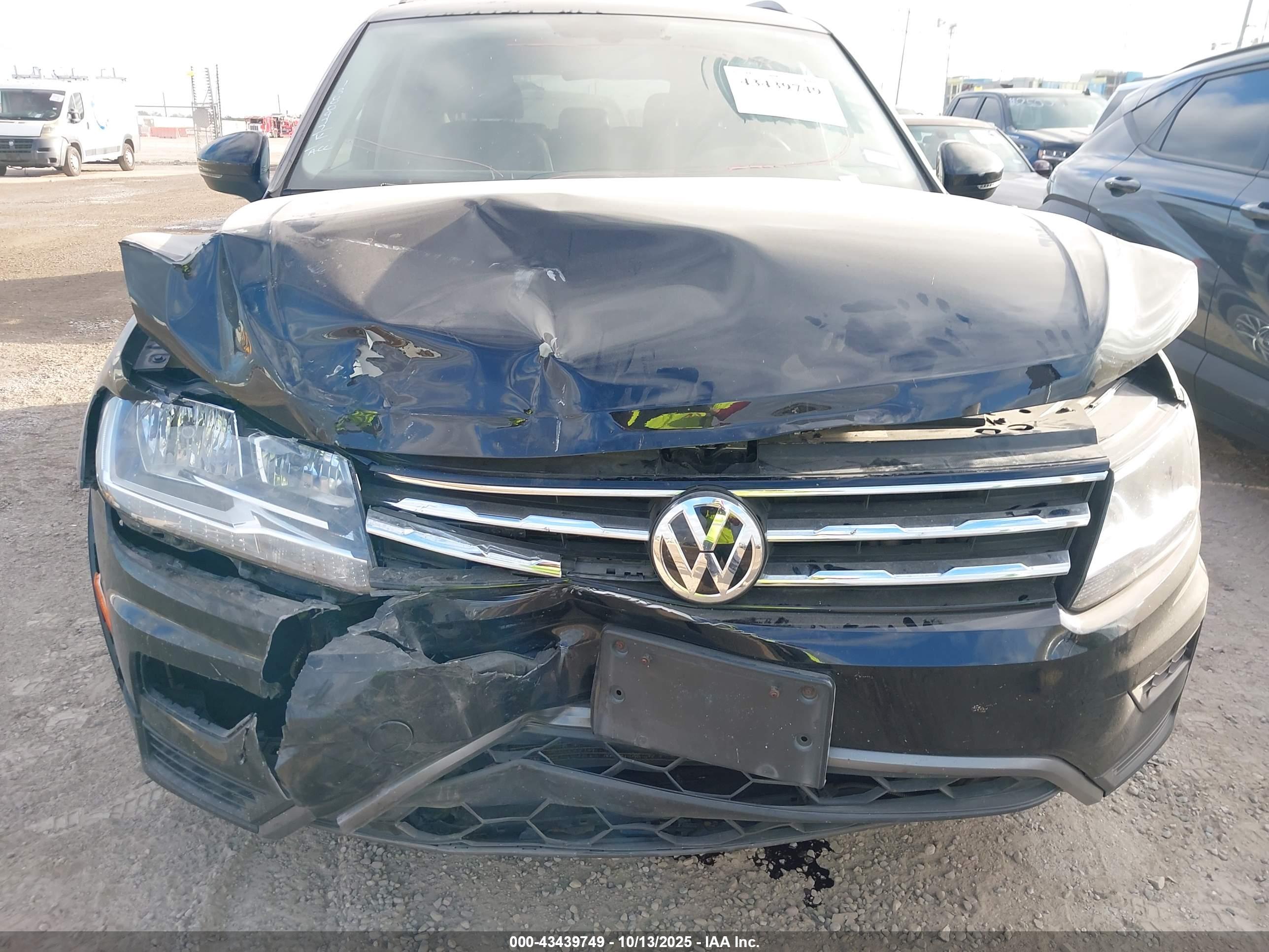 VOLKSWAGEN TIGUAN image 6