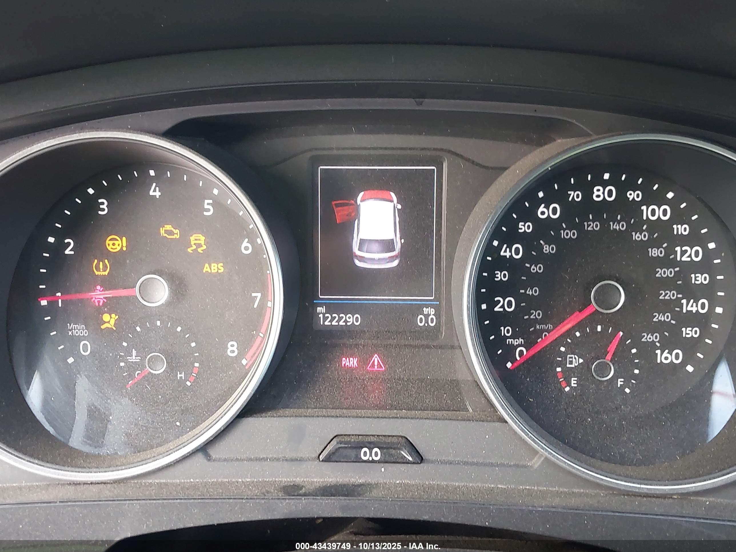 VOLKSWAGEN TIGUAN image 7