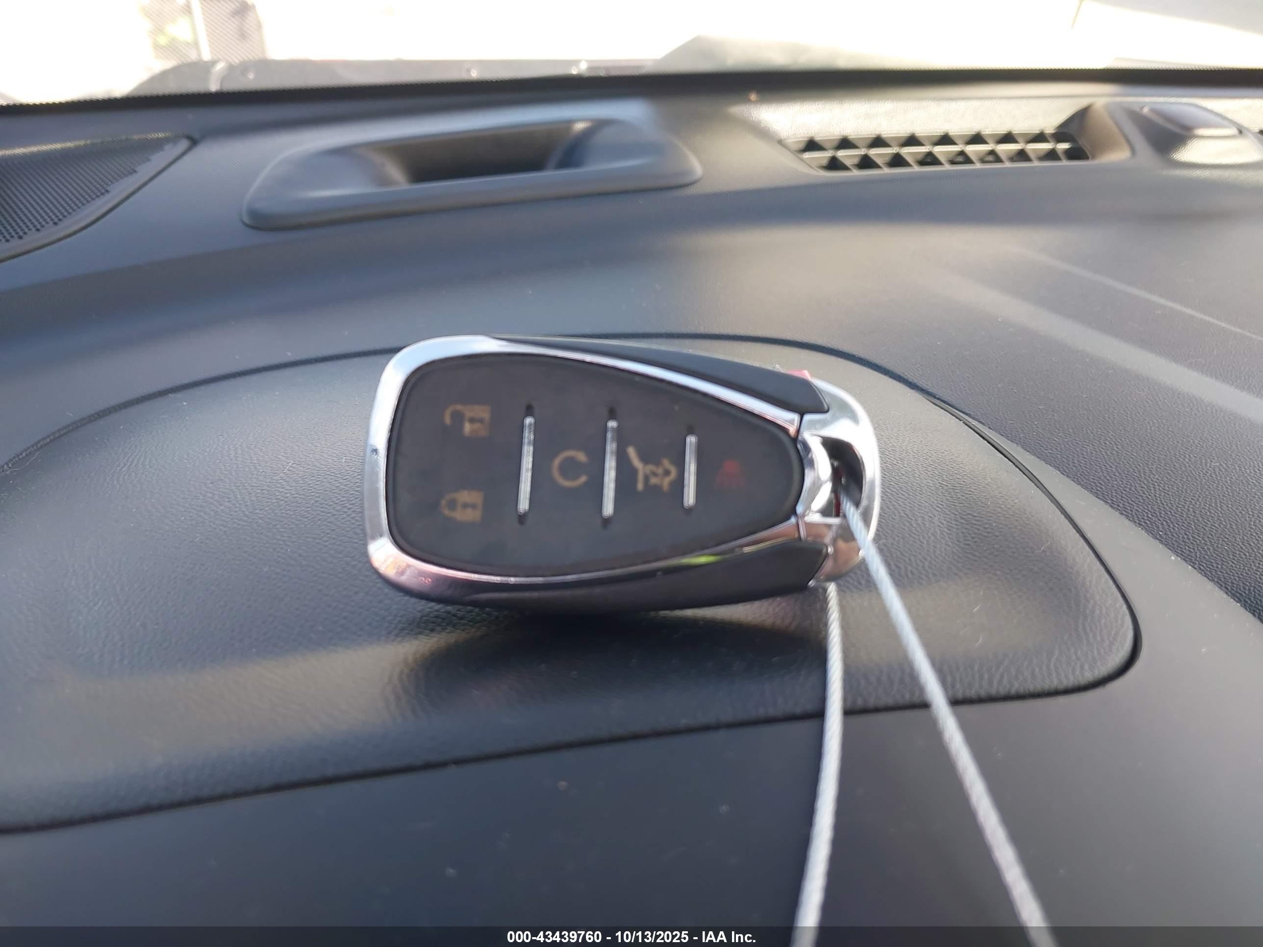 CHEVROLET EQUINOX image 11