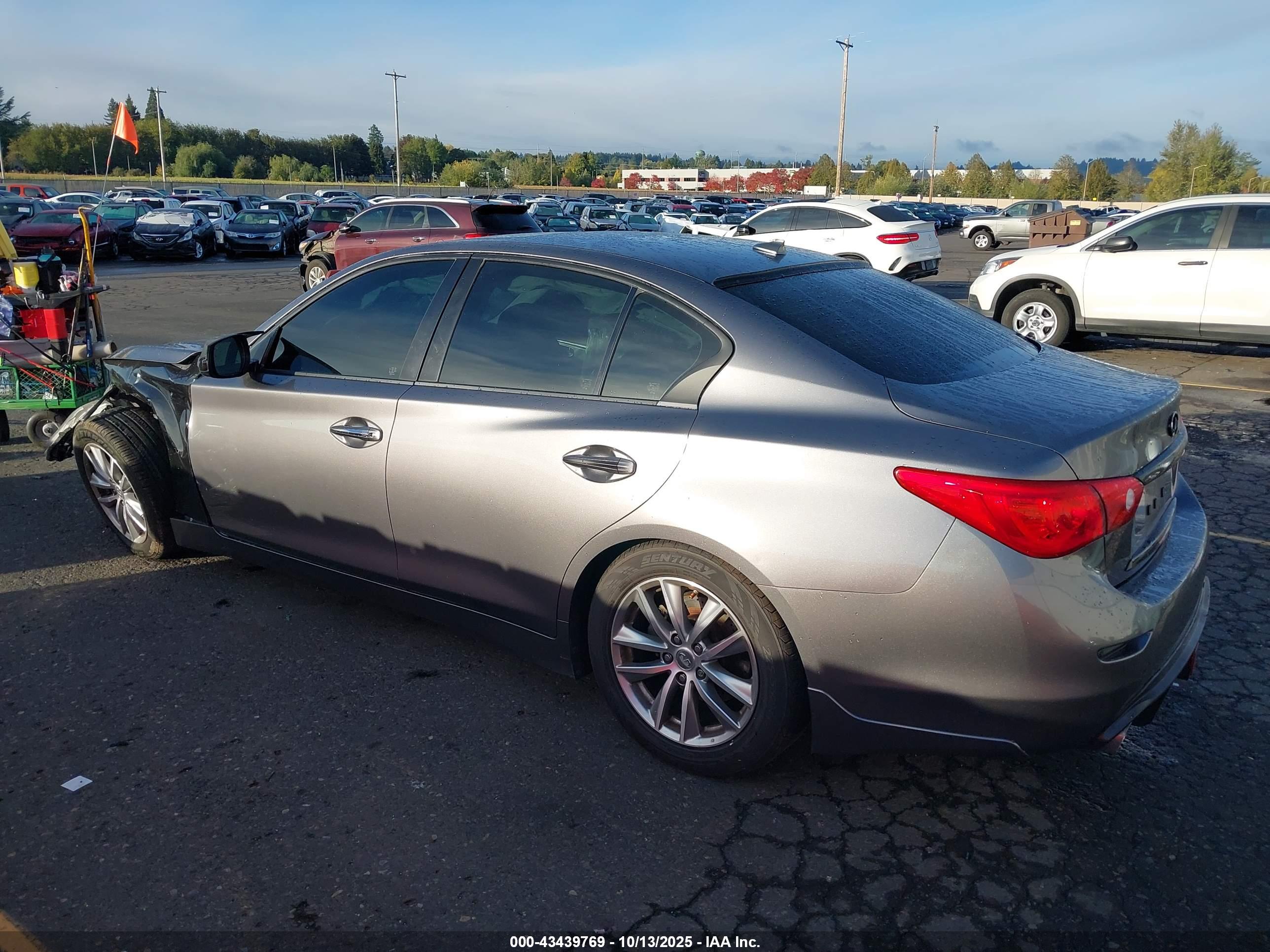 INFINITI Q50 image 3