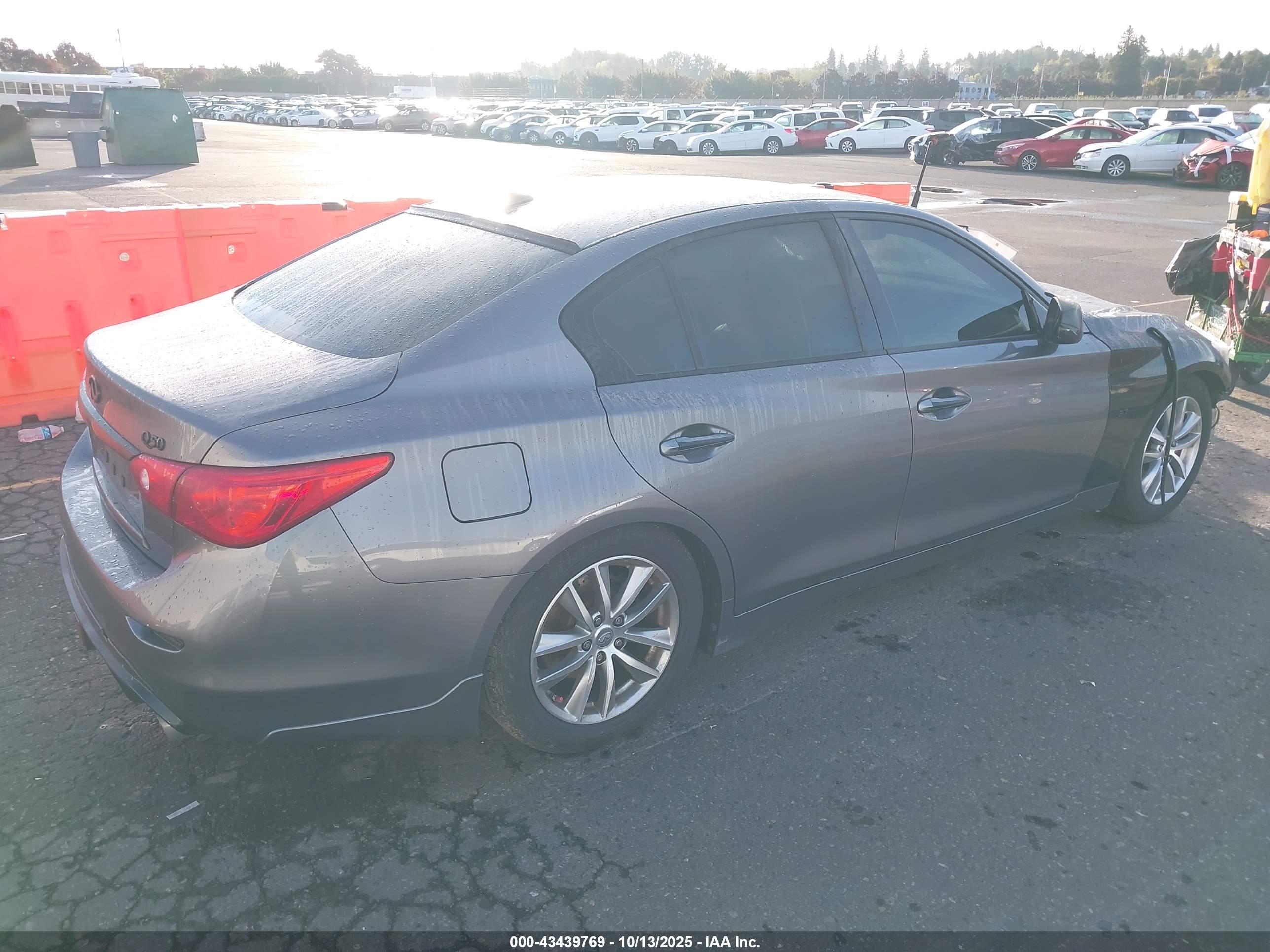 INFINITI Q50 image 4