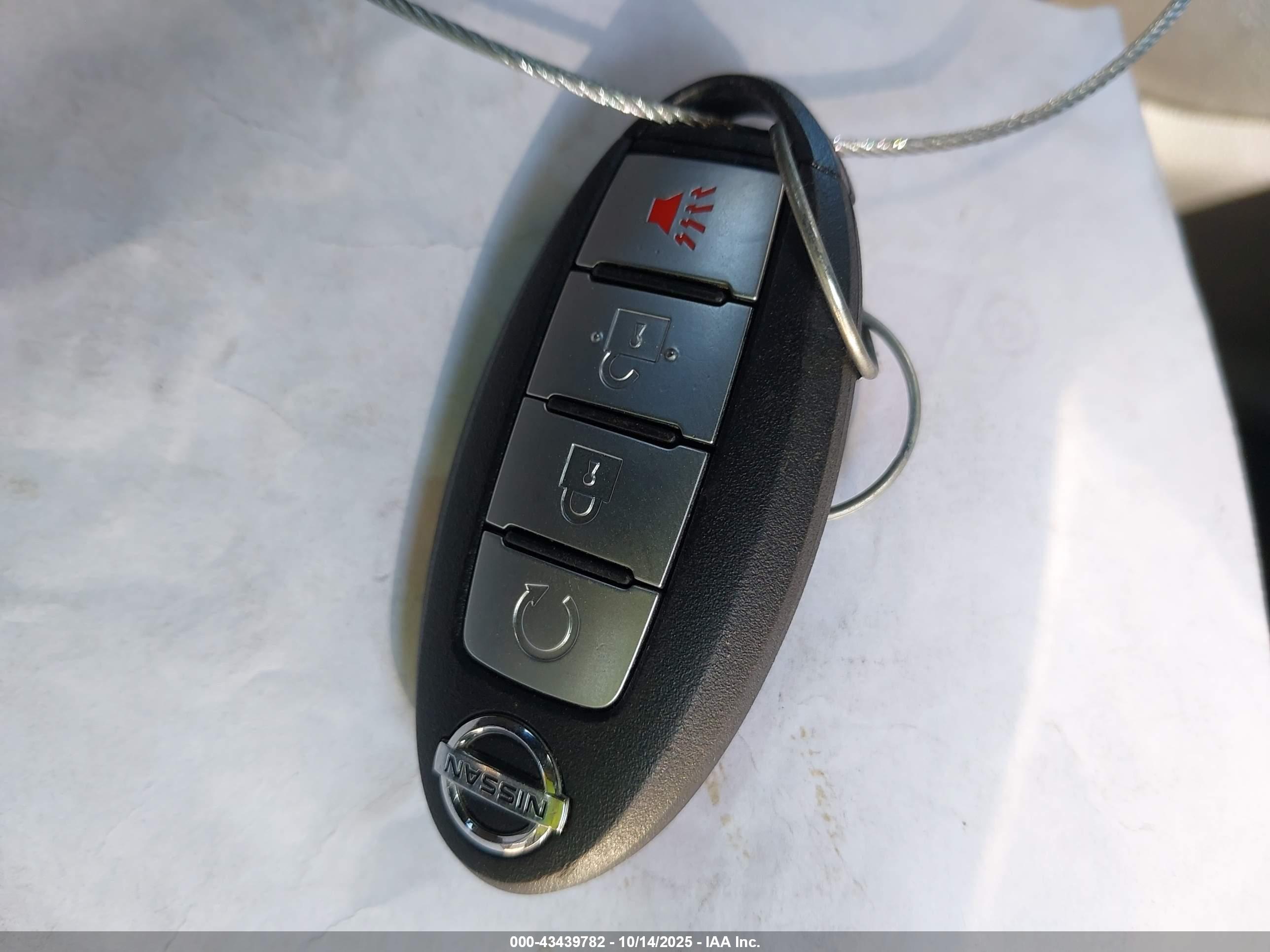 NISSAN ROGUE image 11