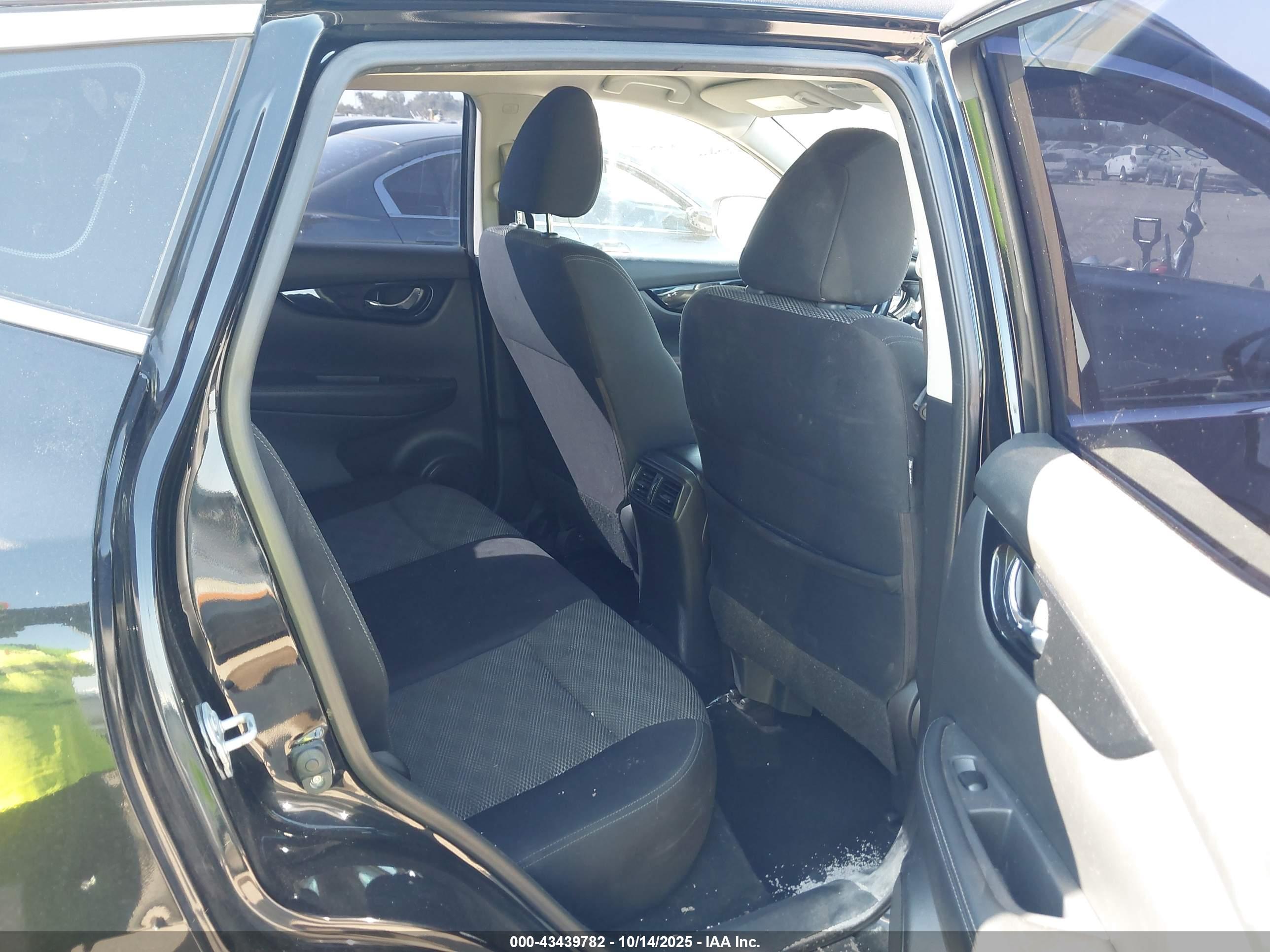NISSAN ROGUE image 8