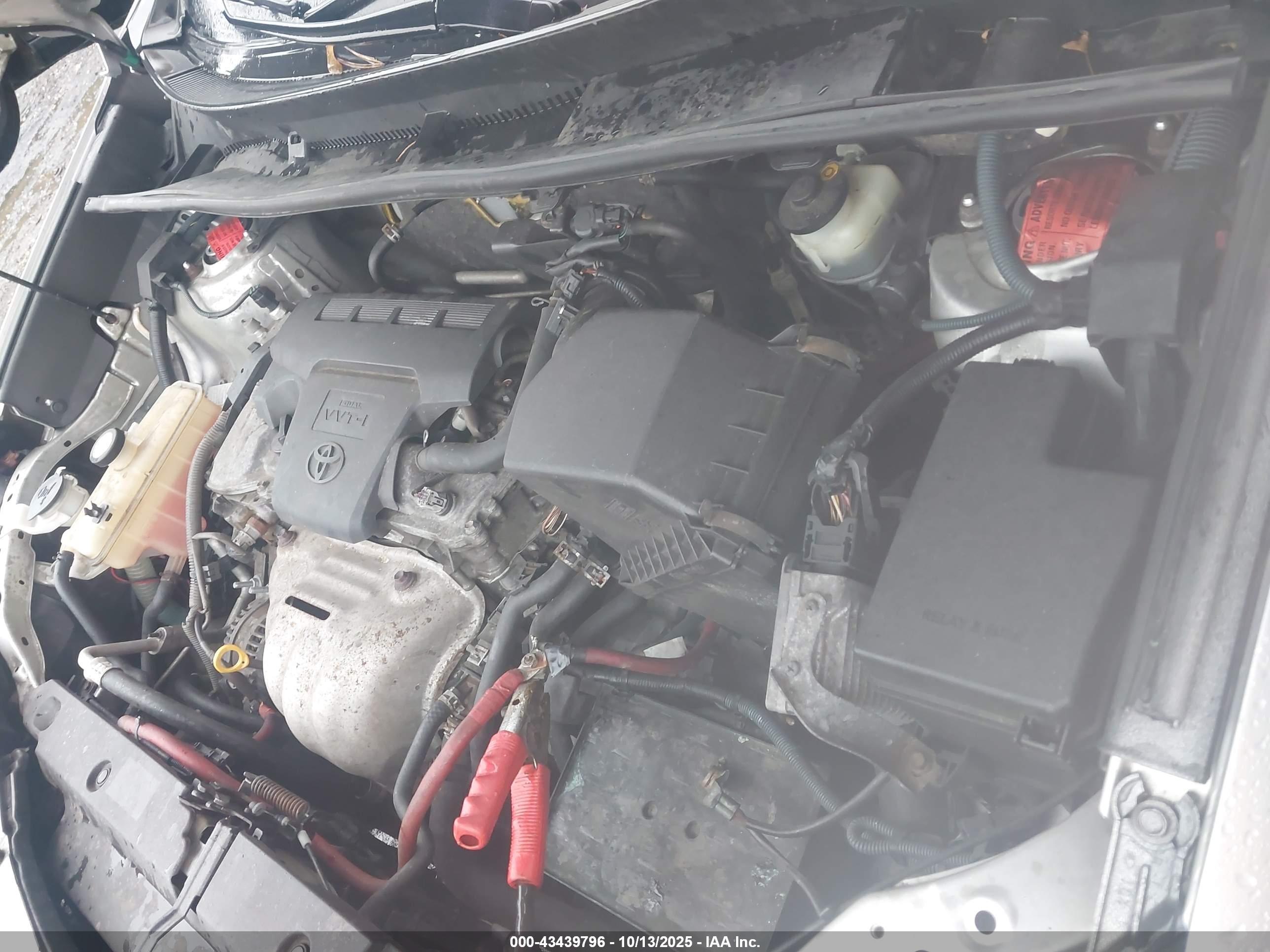 TOYOTA RAV4 image 10