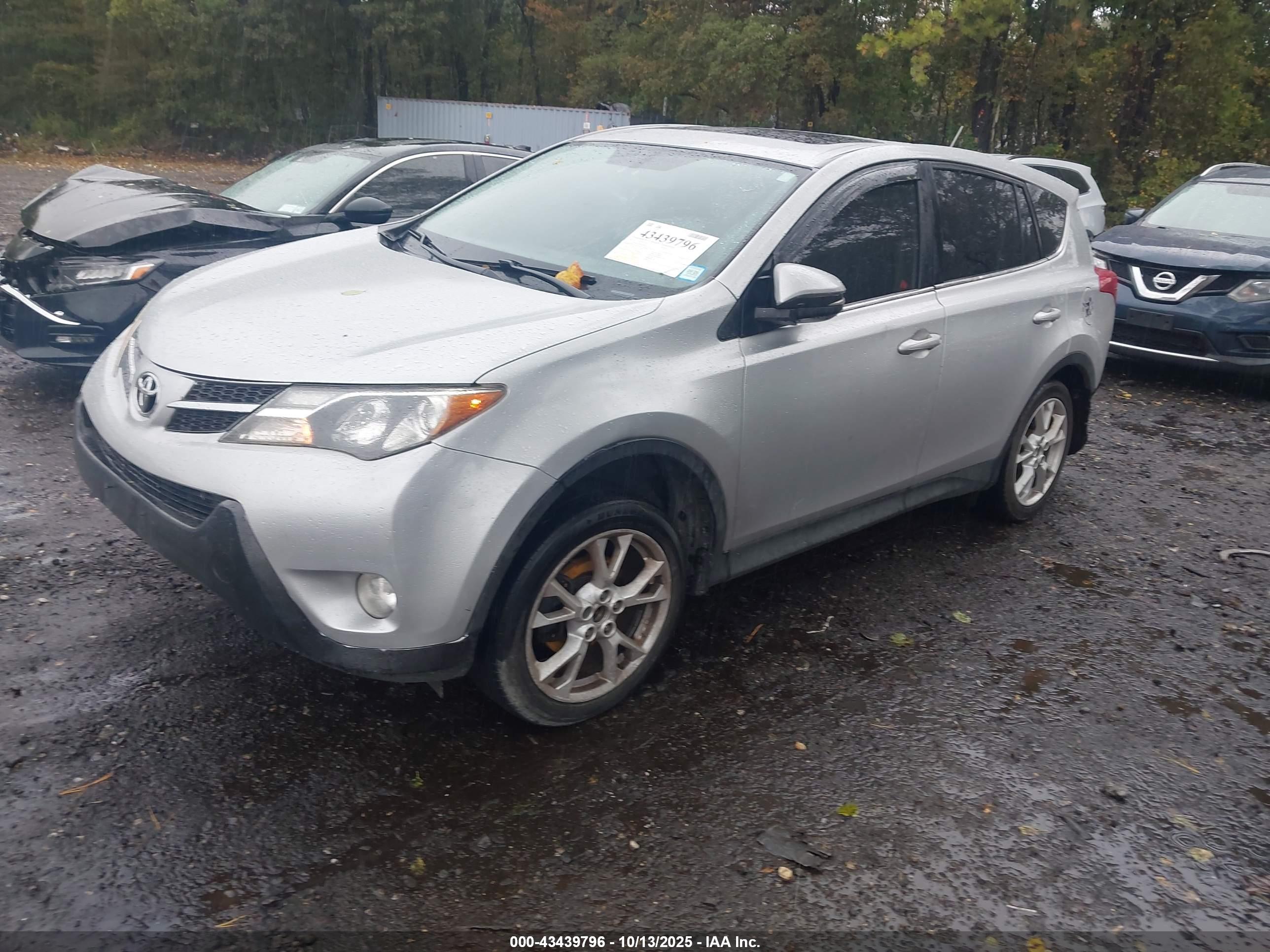 TOYOTA RAV4 image 2