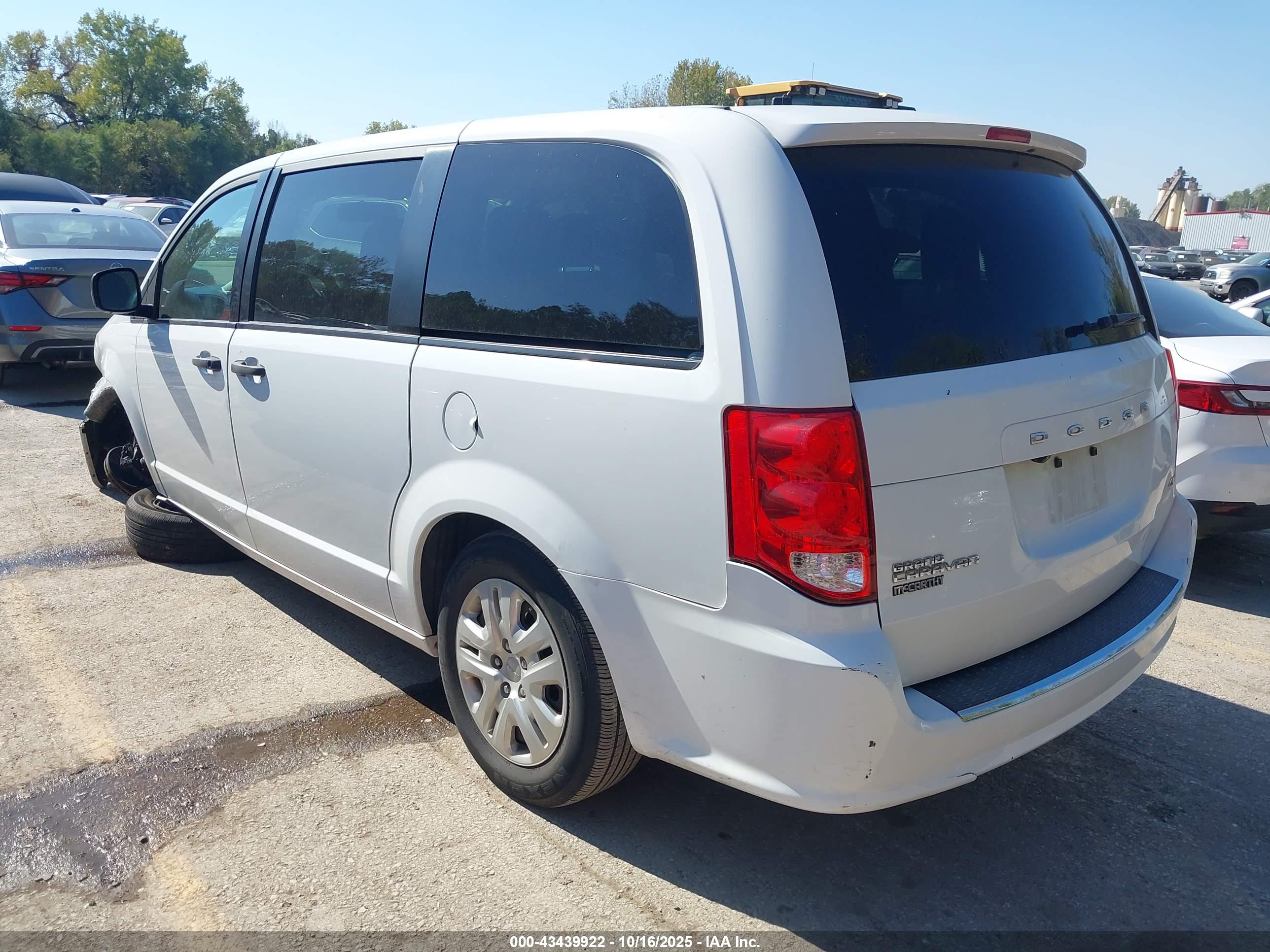 DODGE GRAND image 3
