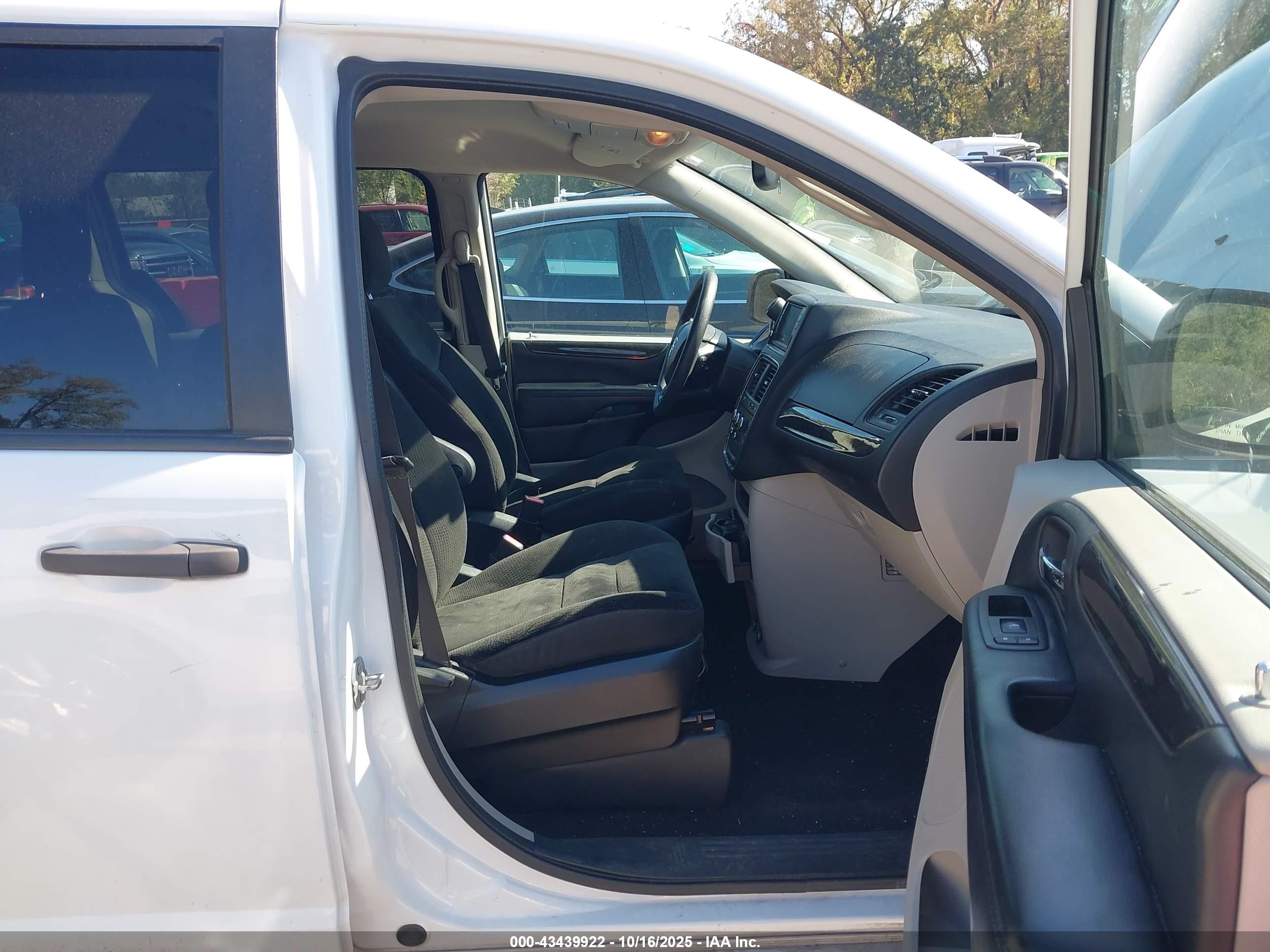 DODGE GRAND image 5