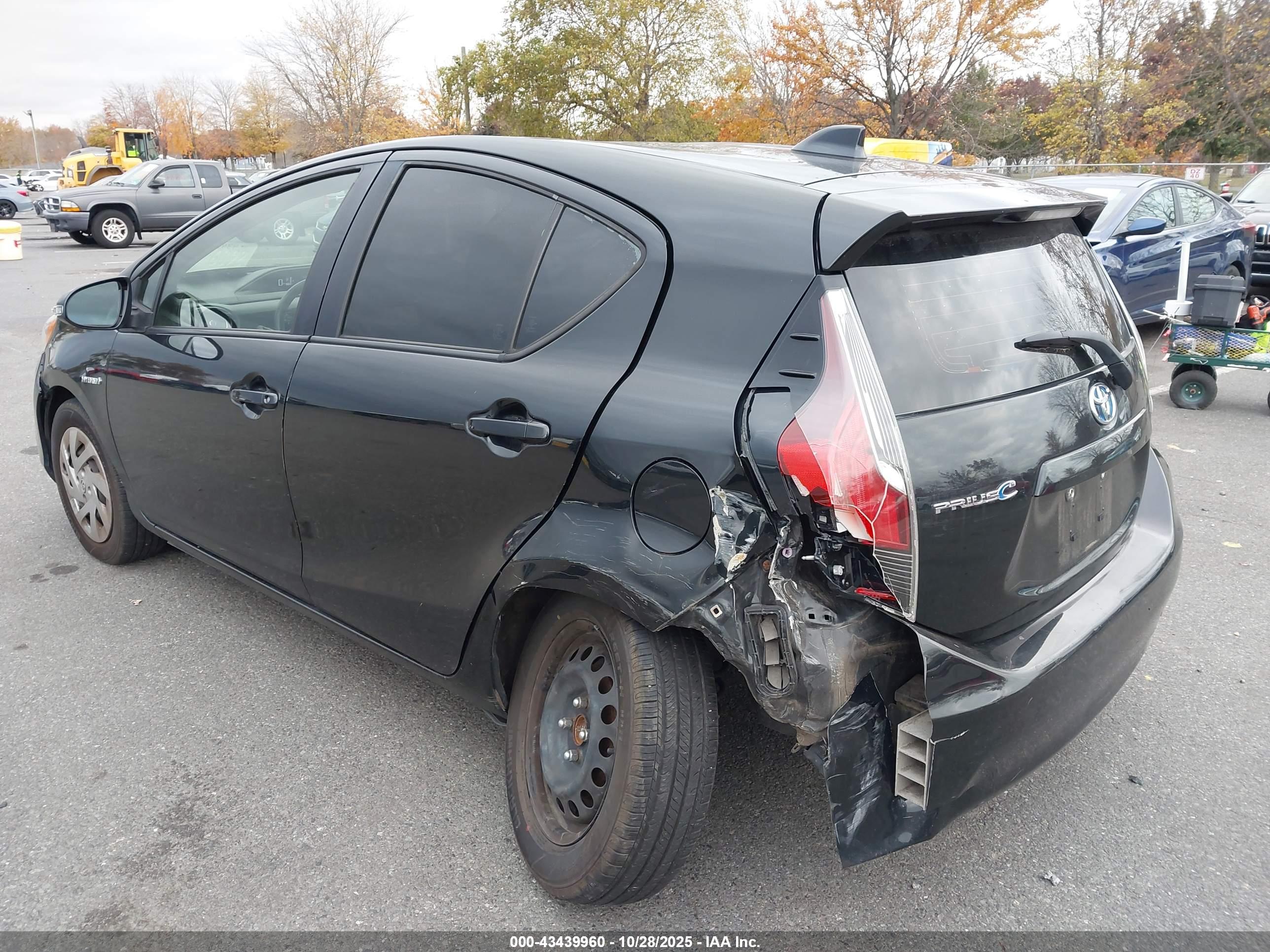 TOYOTA PRIUS image 6