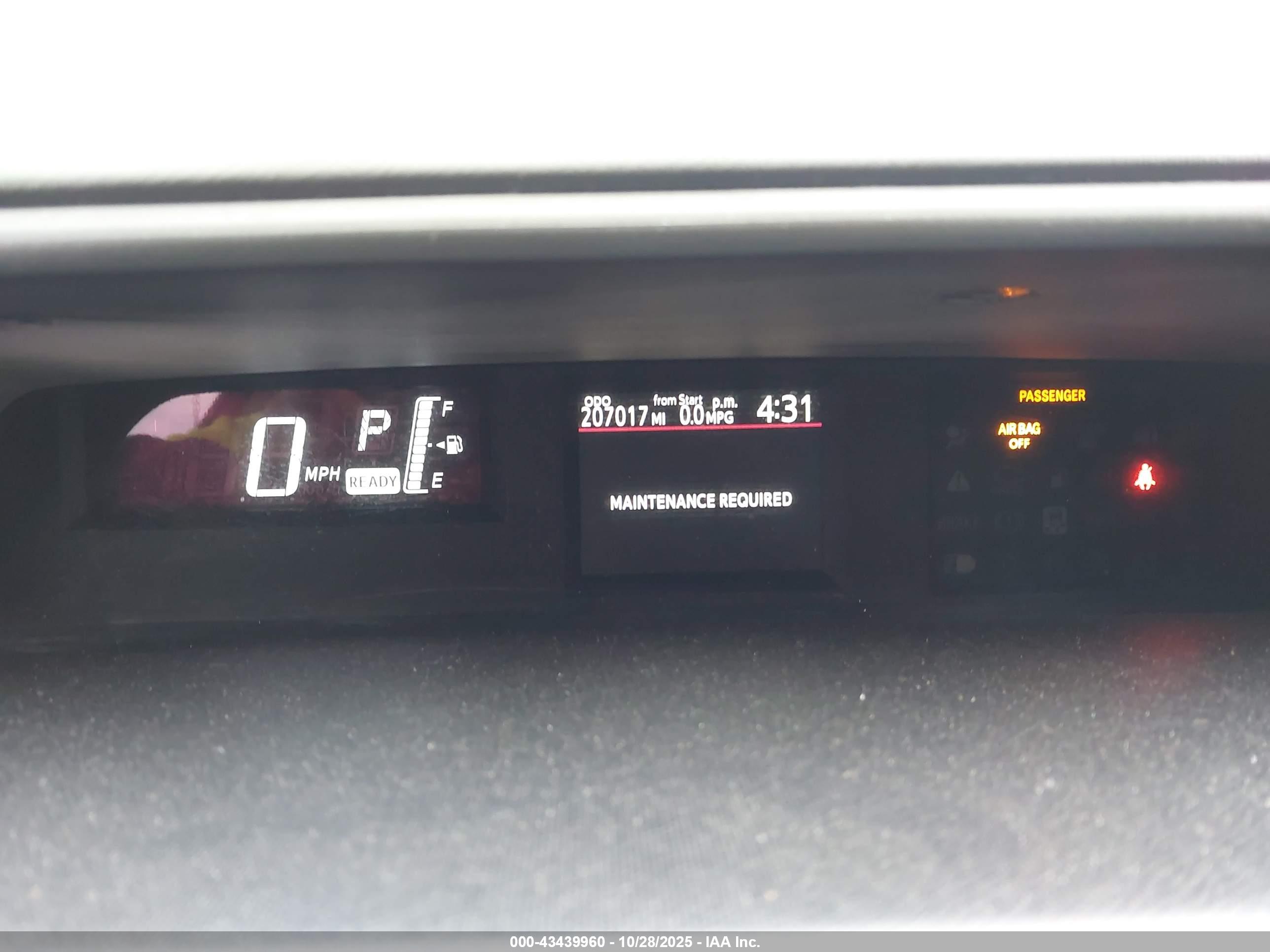 TOYOTA PRIUS image 7
