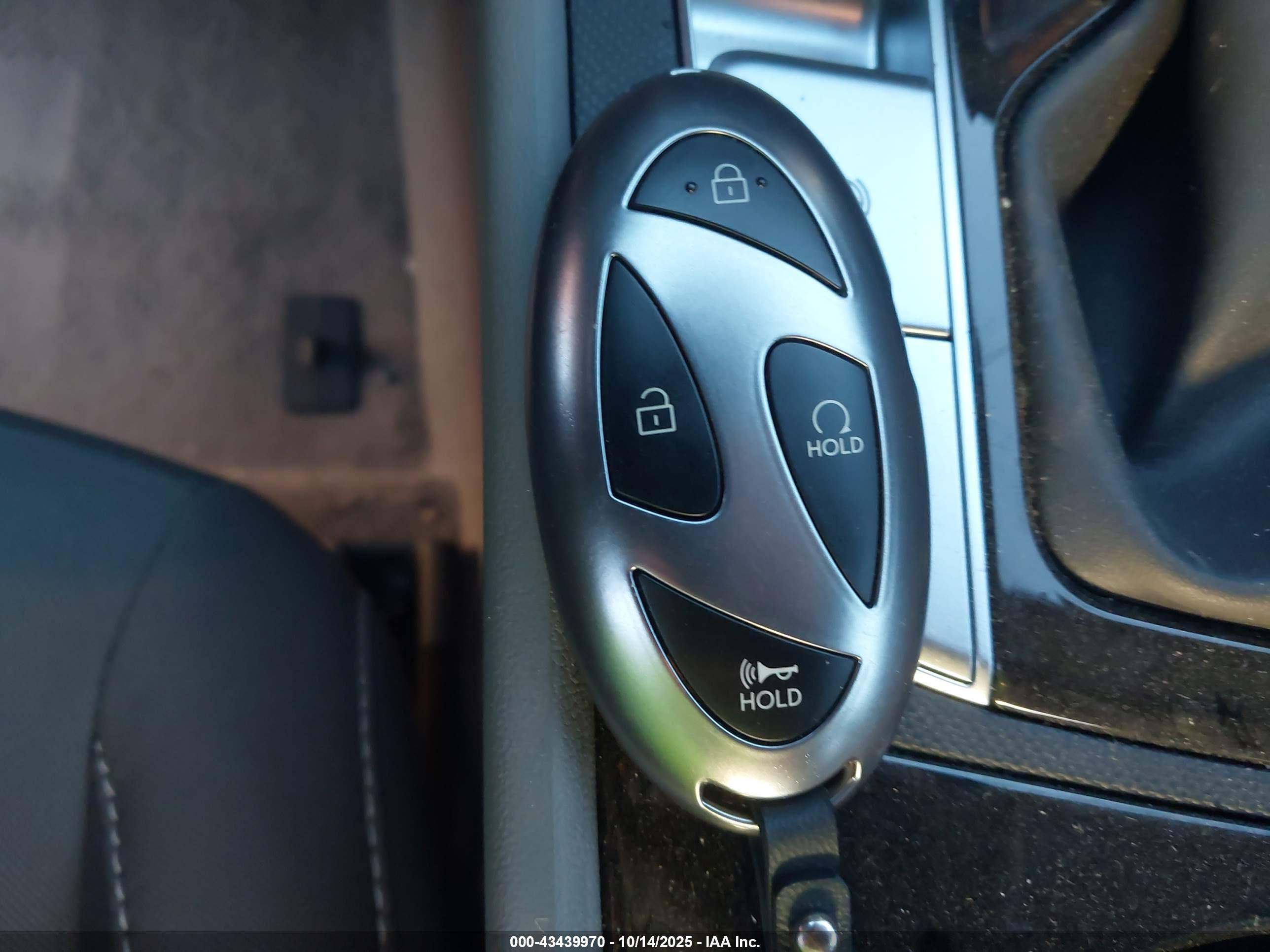 HYUNDAI ELANTRA image 11