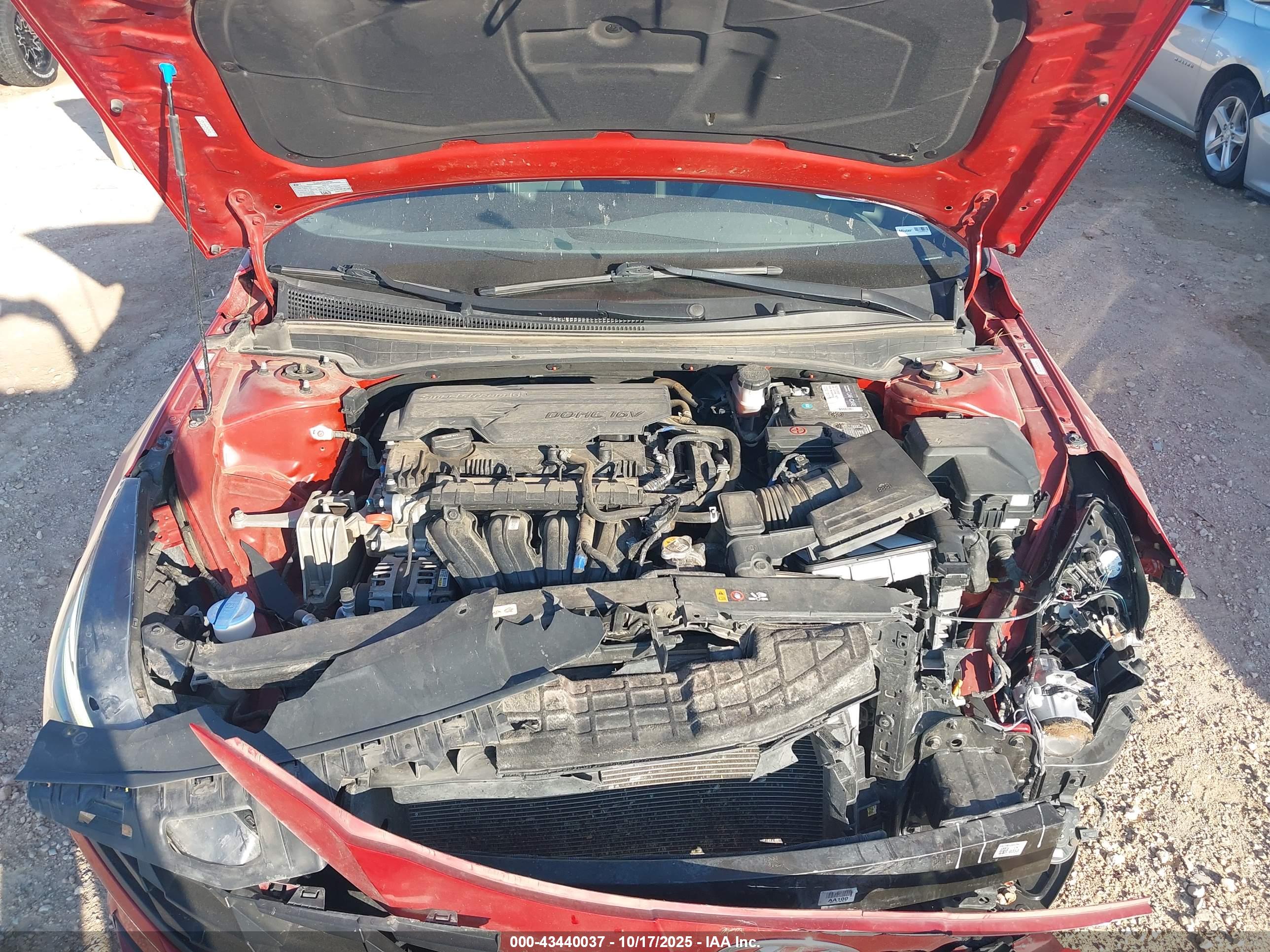 HYUNDAI ELANTRA image 10