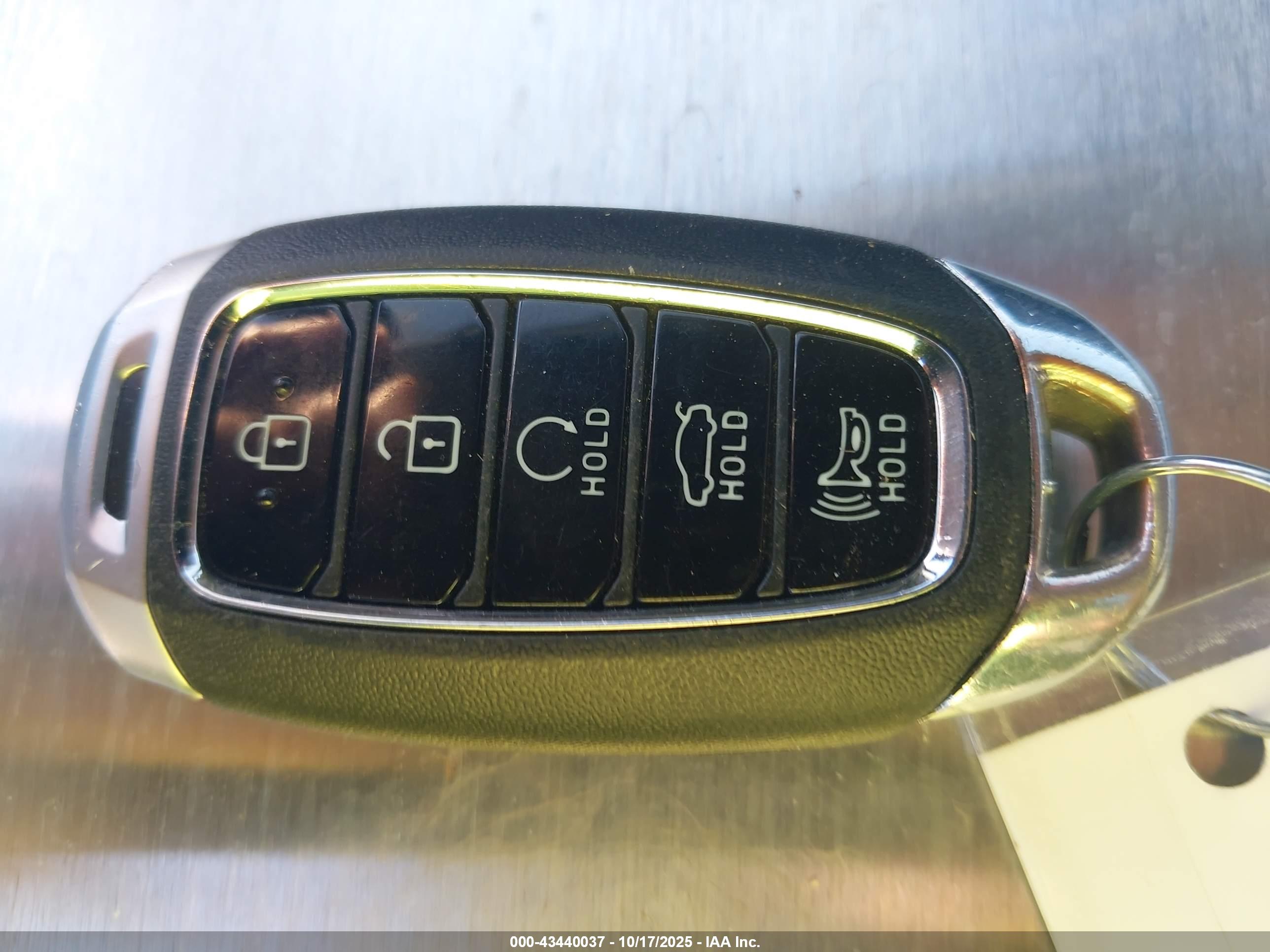 HYUNDAI ELANTRA image 11