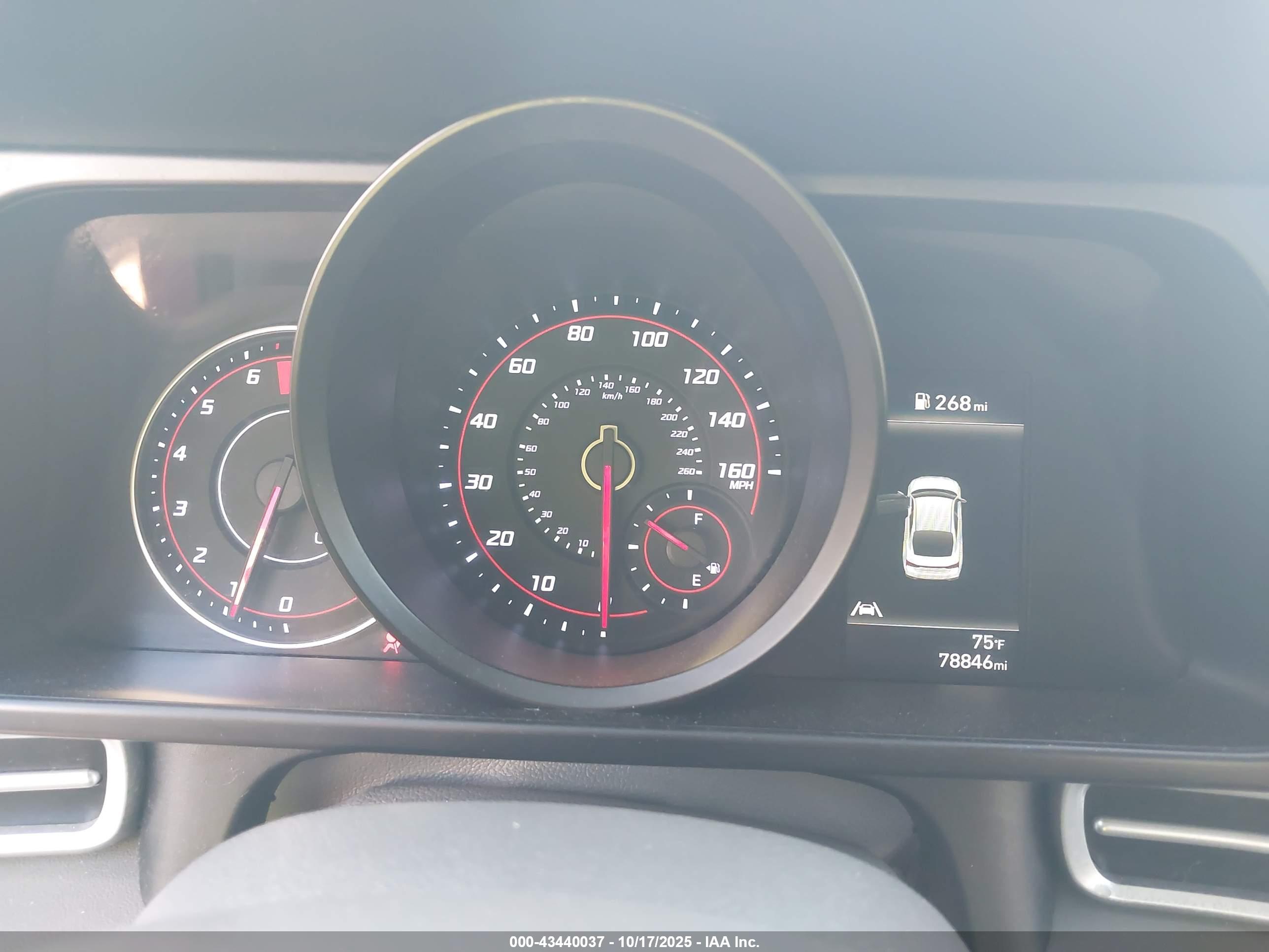 HYUNDAI ELANTRA image 7