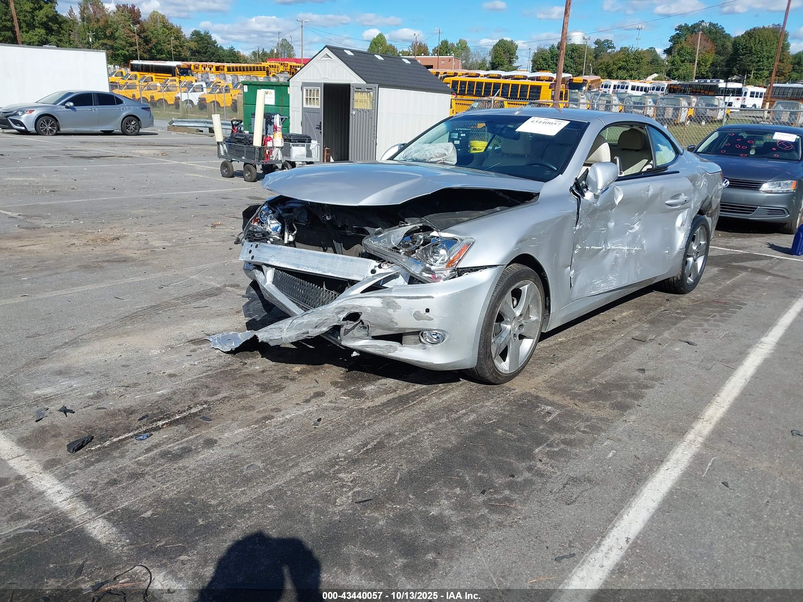LEXUS IS image 2
