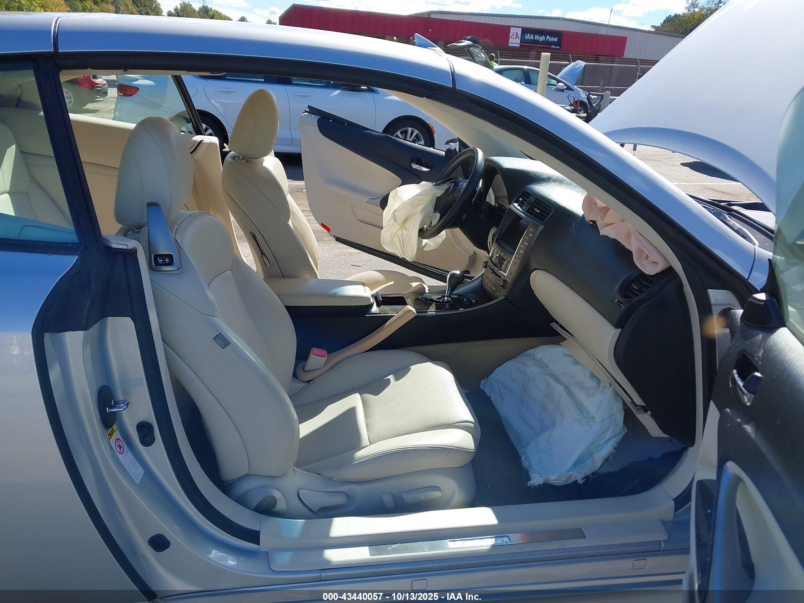 LEXUS IS image 5