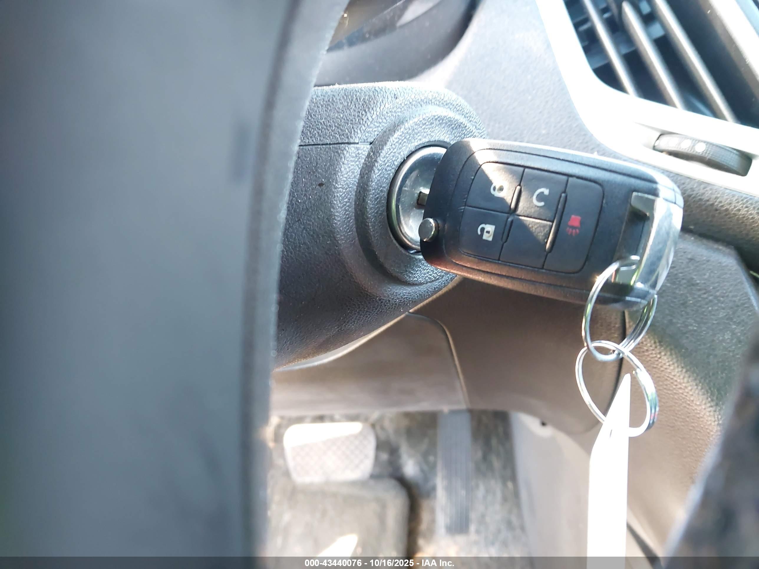 GMC TERRAIN image 11